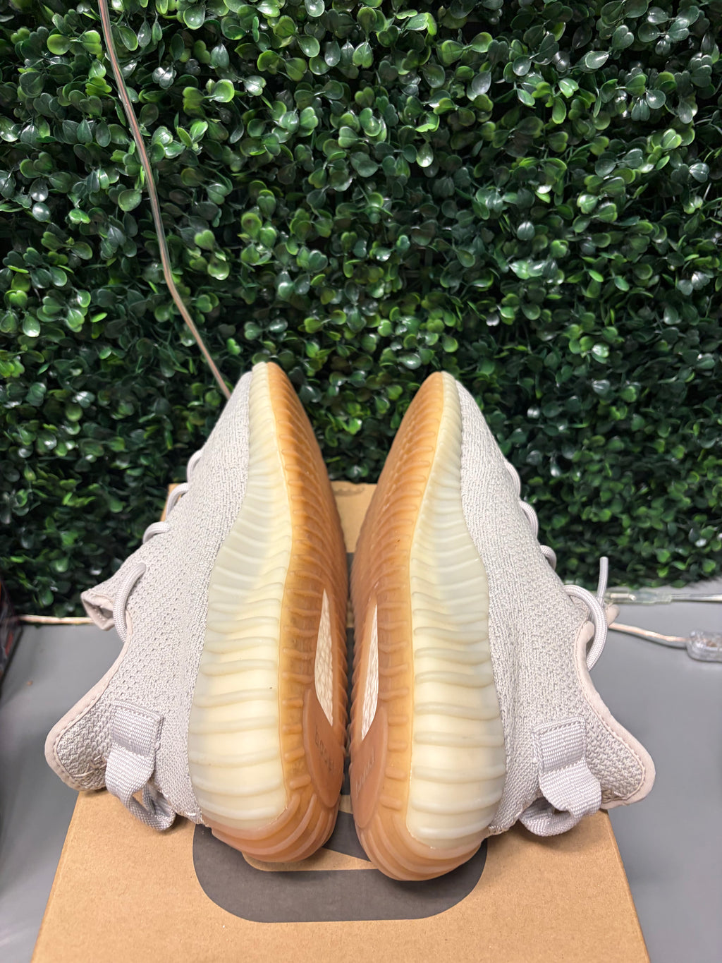 adidas Yeezy Boost 350 V2 "Sesame" Size 8 Preowned