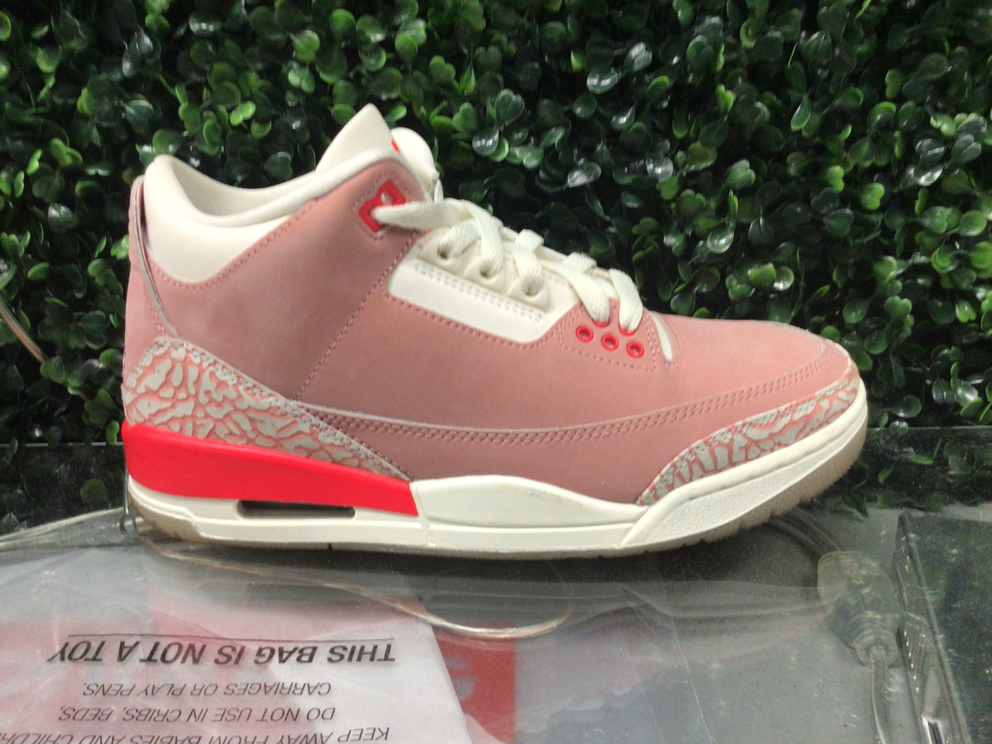 Jordan 3 “Rust Pink” Size 8W Preowned