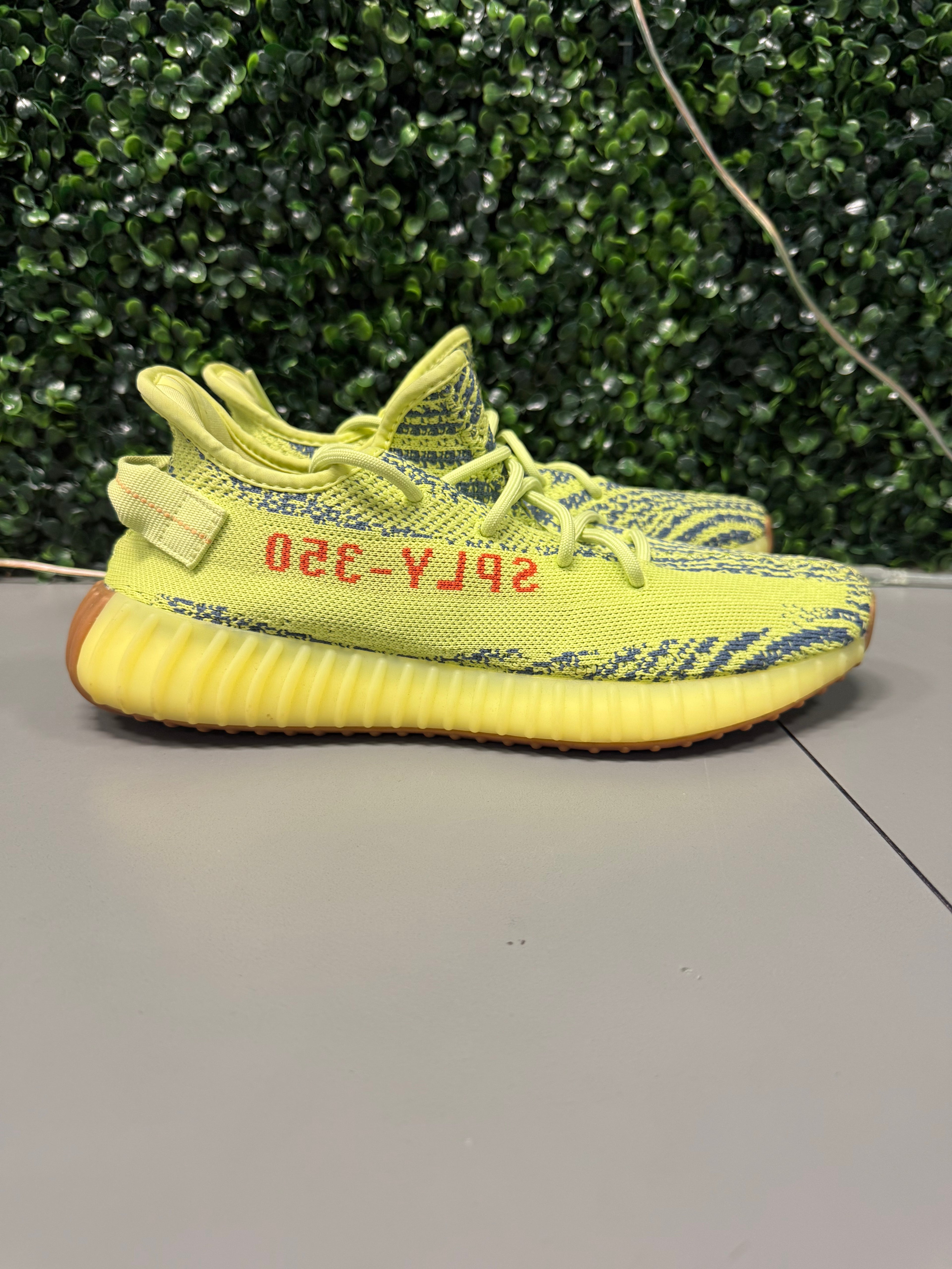 Yeezy 350 V2 "Semi Frozen" Size 10 Preowned