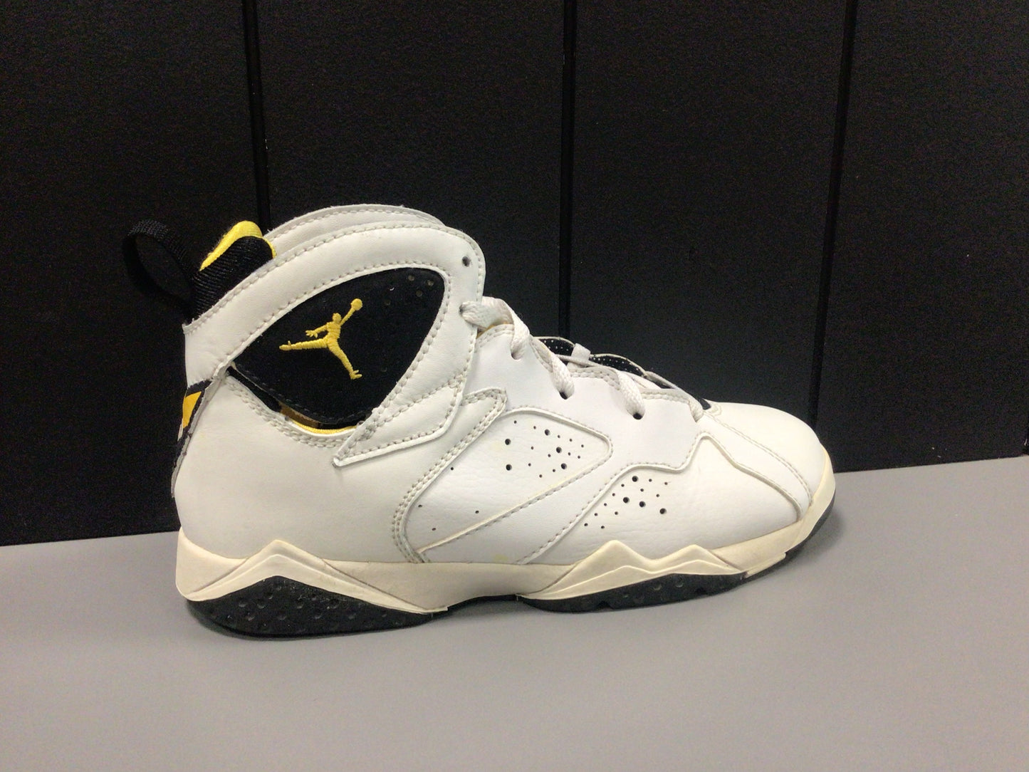 Jordan 7 “Maize” Size 3Y Preowned