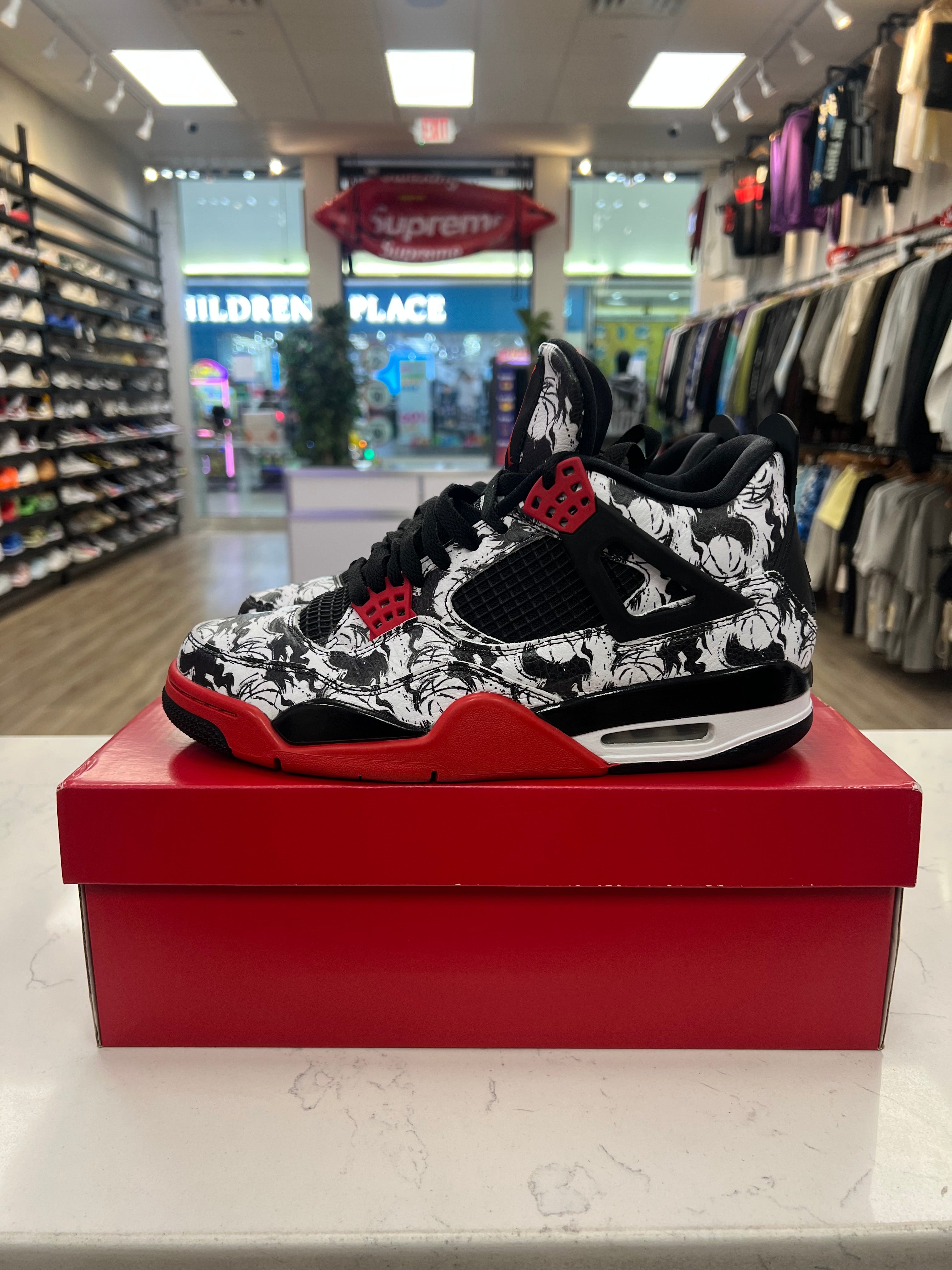 Jordan 4 “Tattoo” Size 9M Preowned