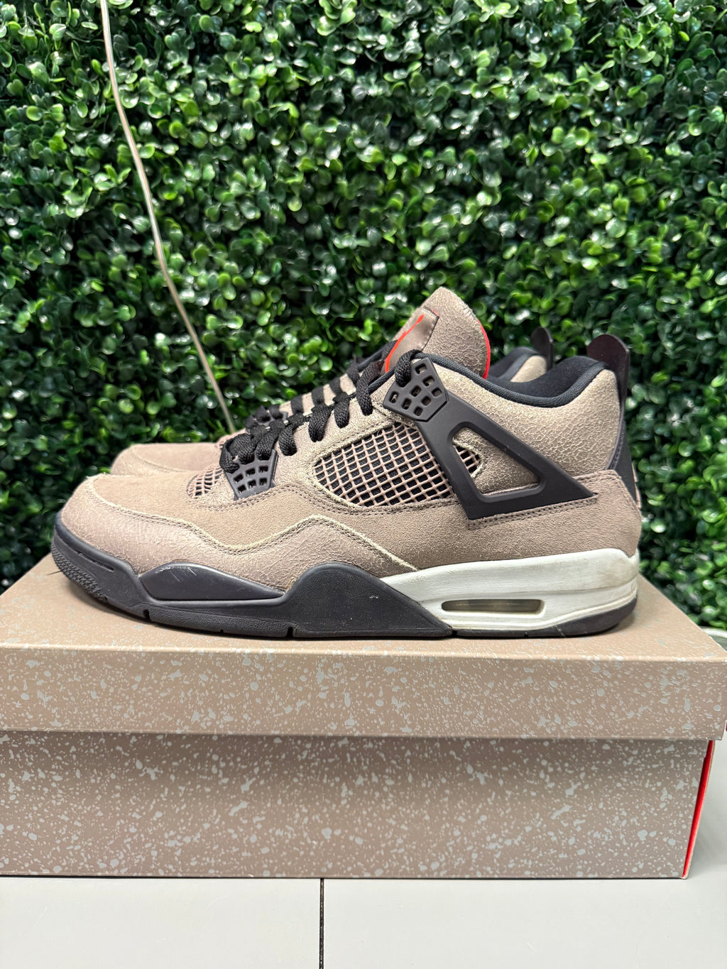 Jordan 4 "Taupe Haze" Size 11 Preowned