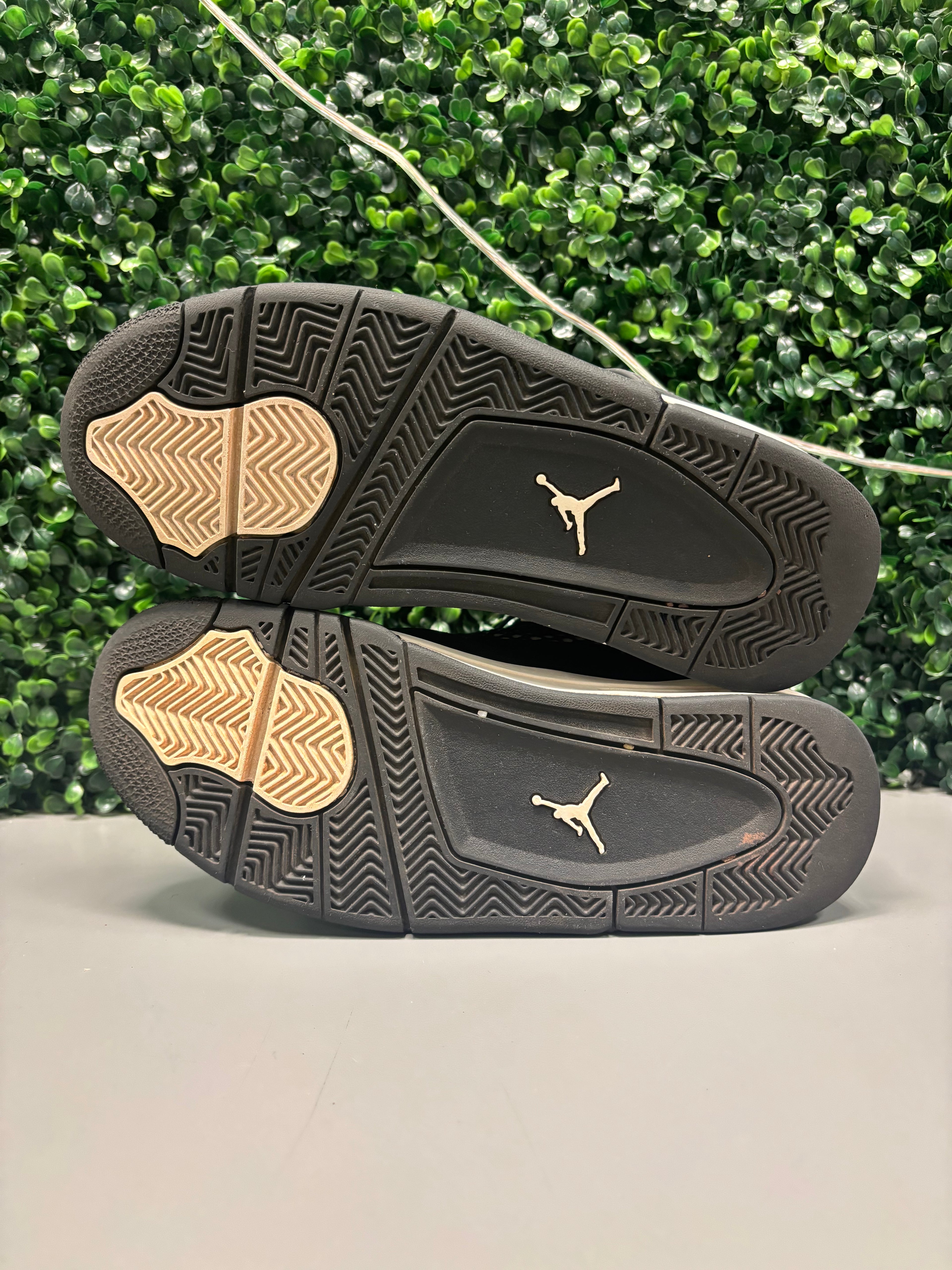 Jordan 4 "White Thunder" Size 7Y Preowned