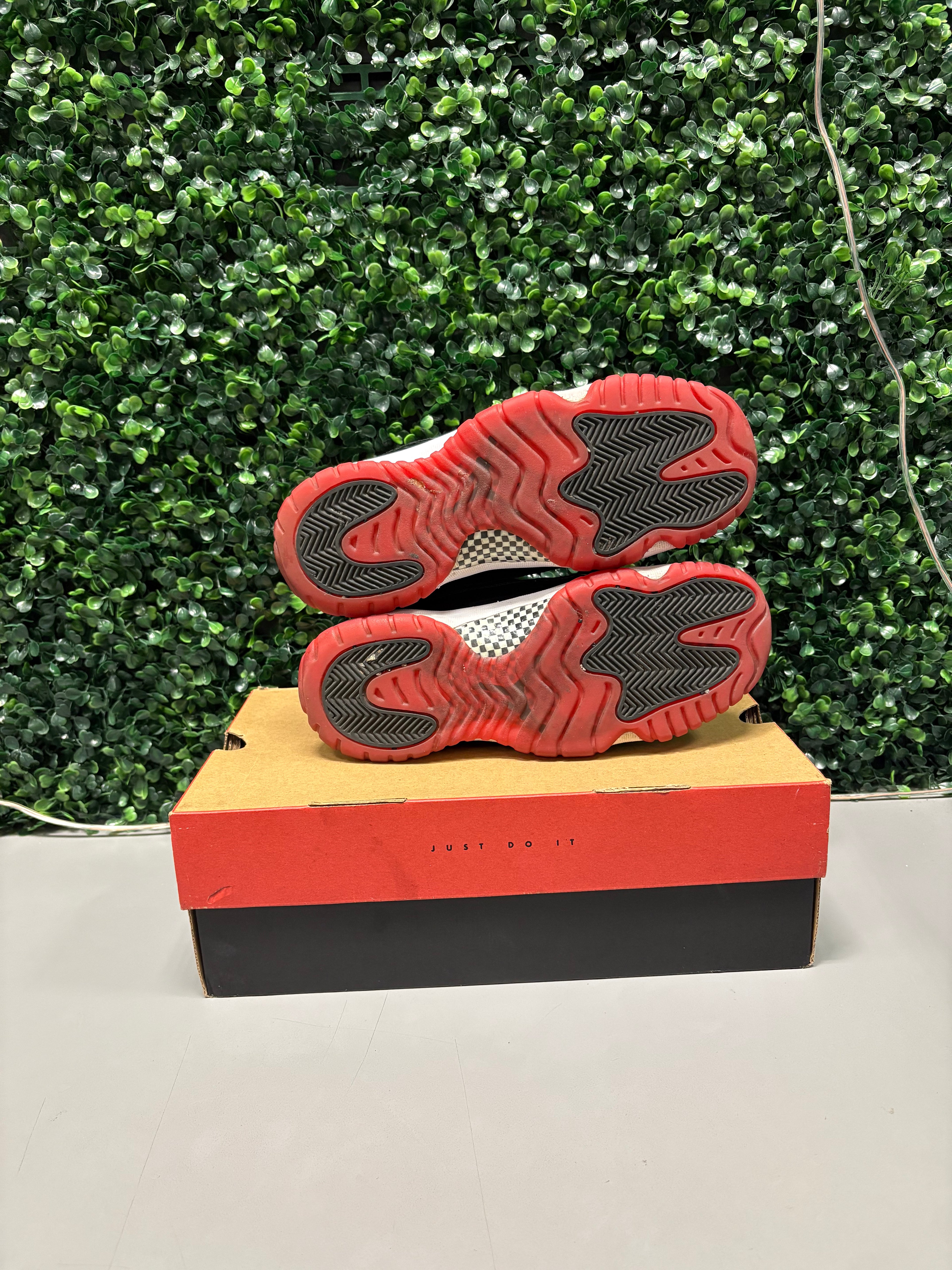 Jordan 11 "Bred" Size 7Y Preowned