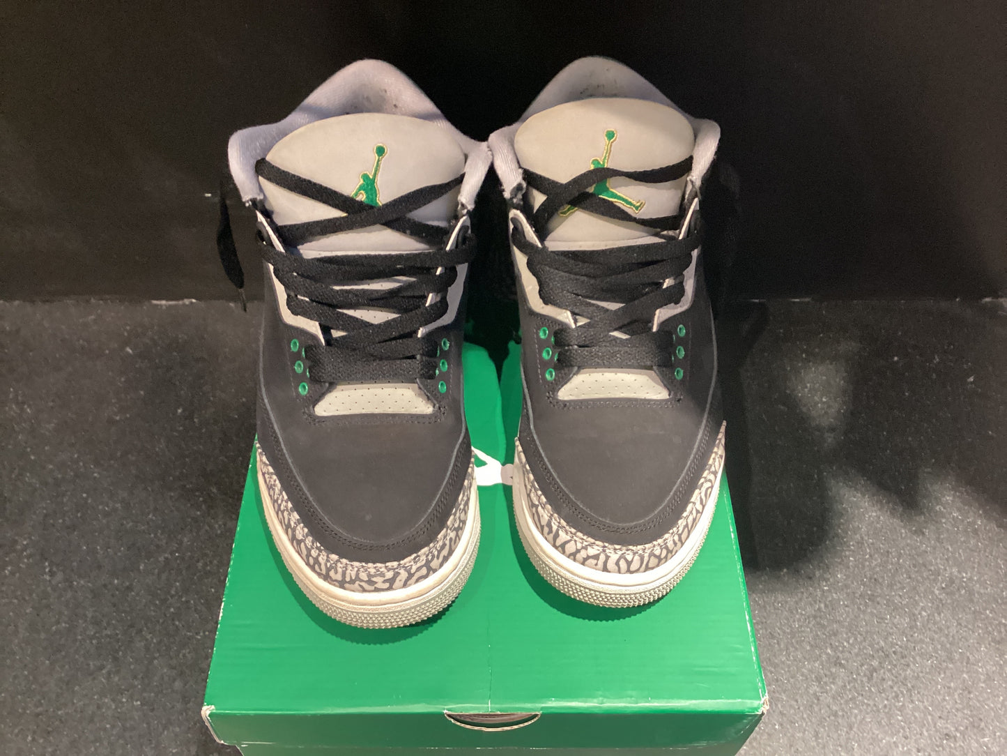 Jordan 3 “Pine Green” Preowned Size 8