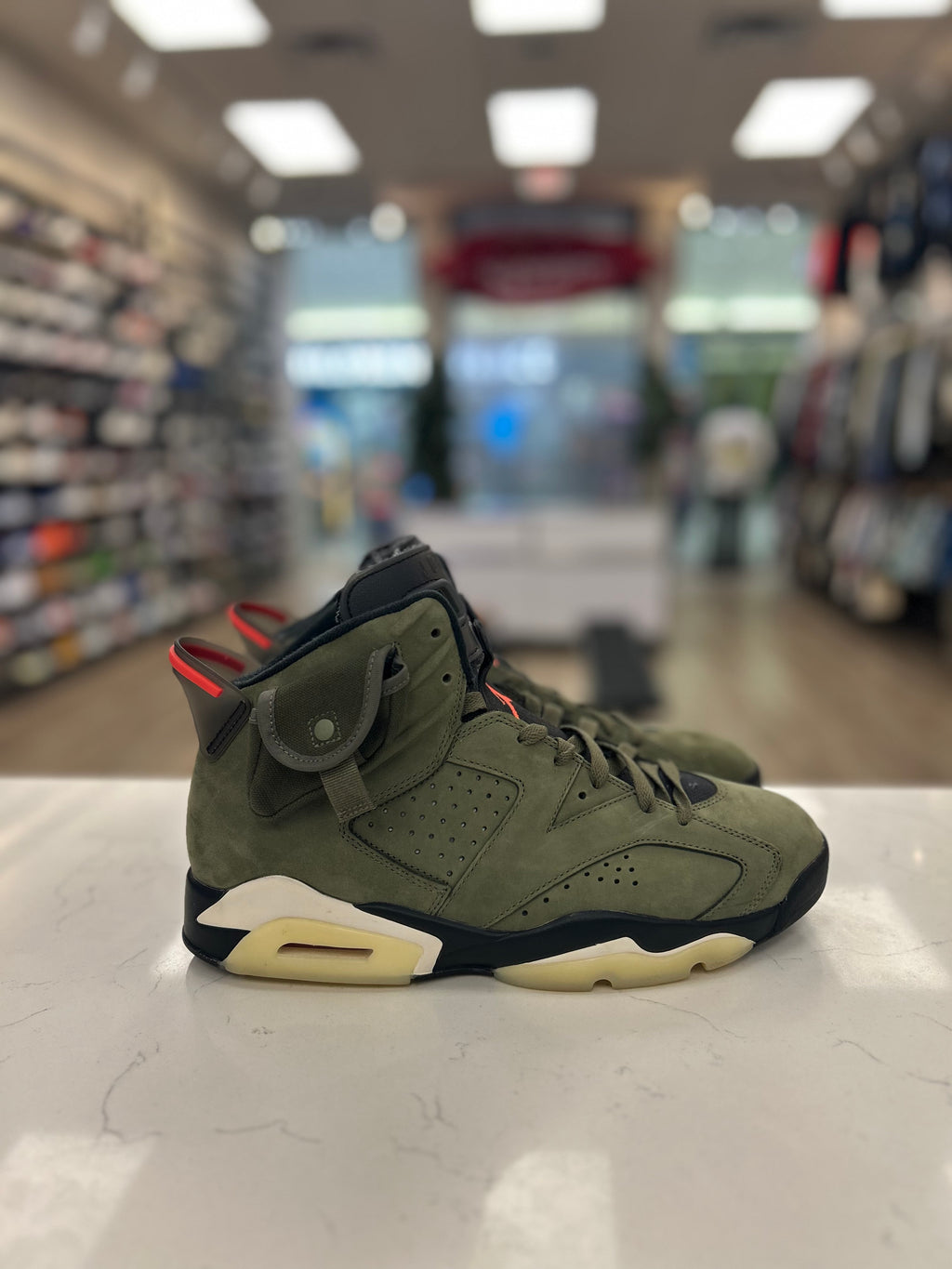 Jordan 6 Retro “Travis Scott” Preowned Size 10M