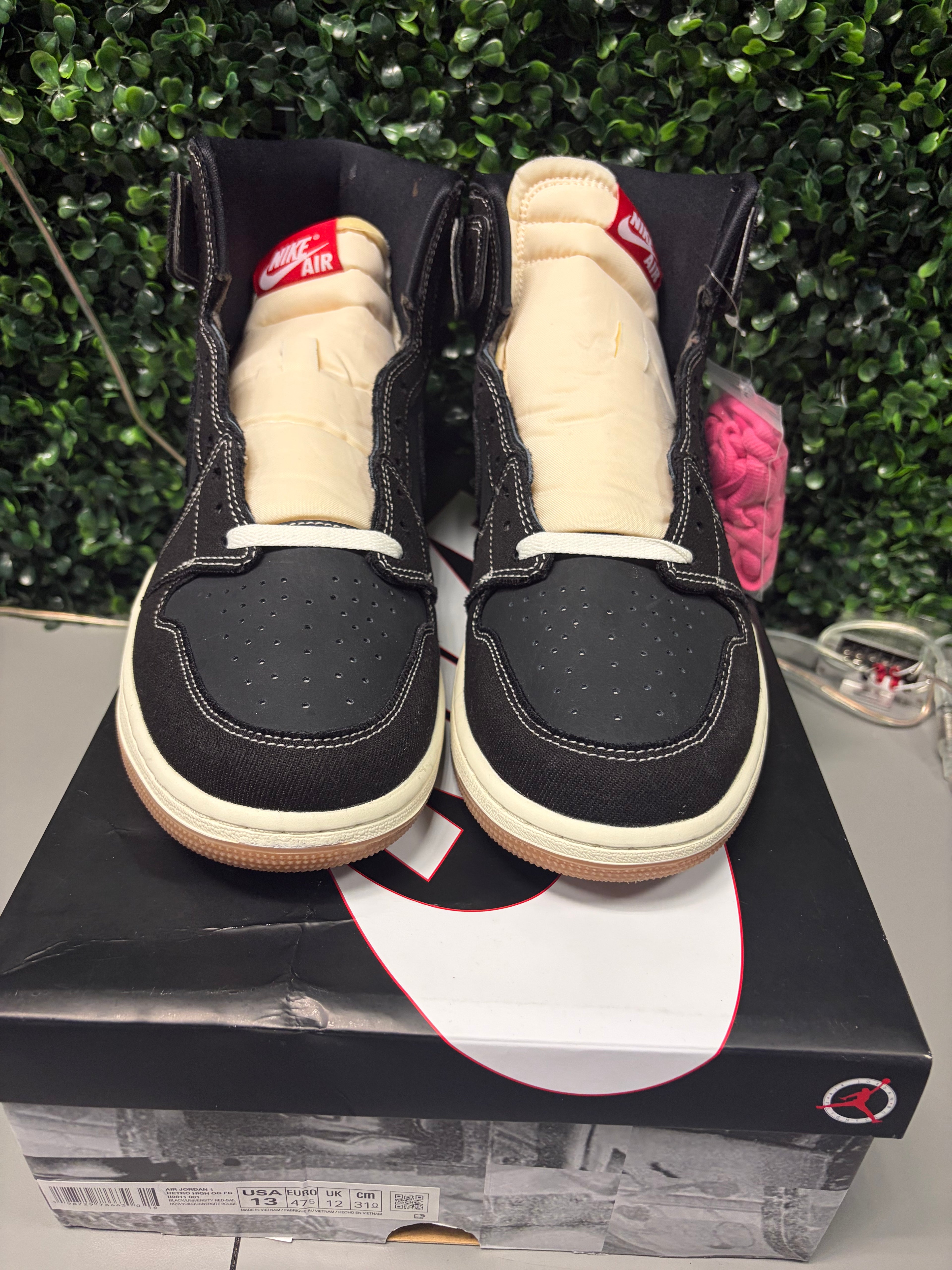 Jordan 1 Retro High OG Flight Club Size 13 Preowned