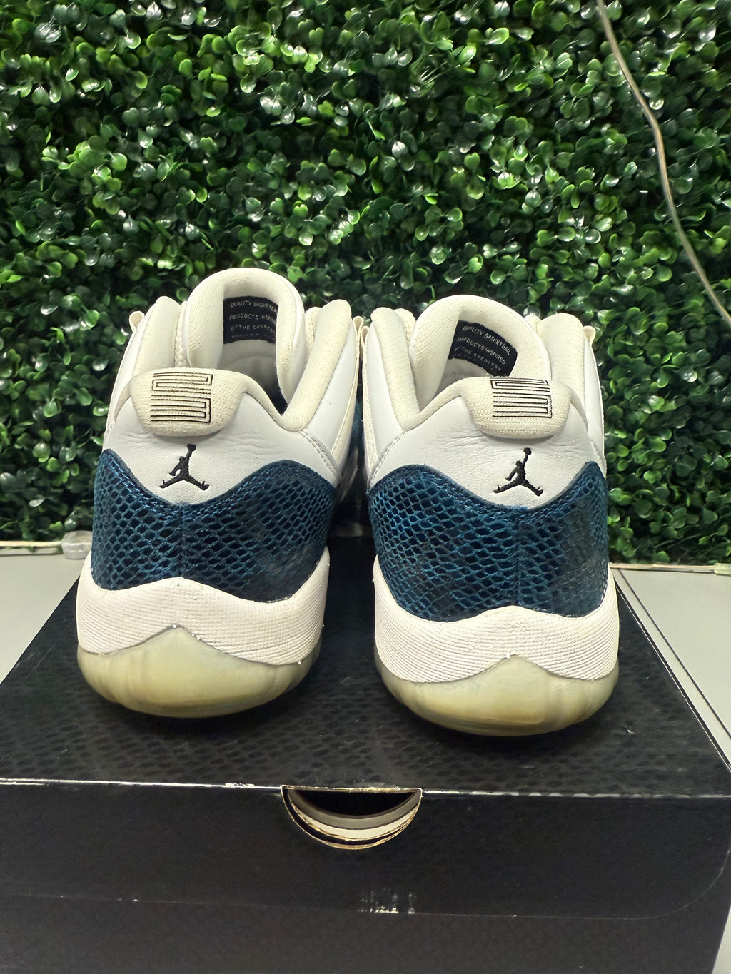 Jordan 11 Retro Low "Snake Navy" Size 10 Preowned