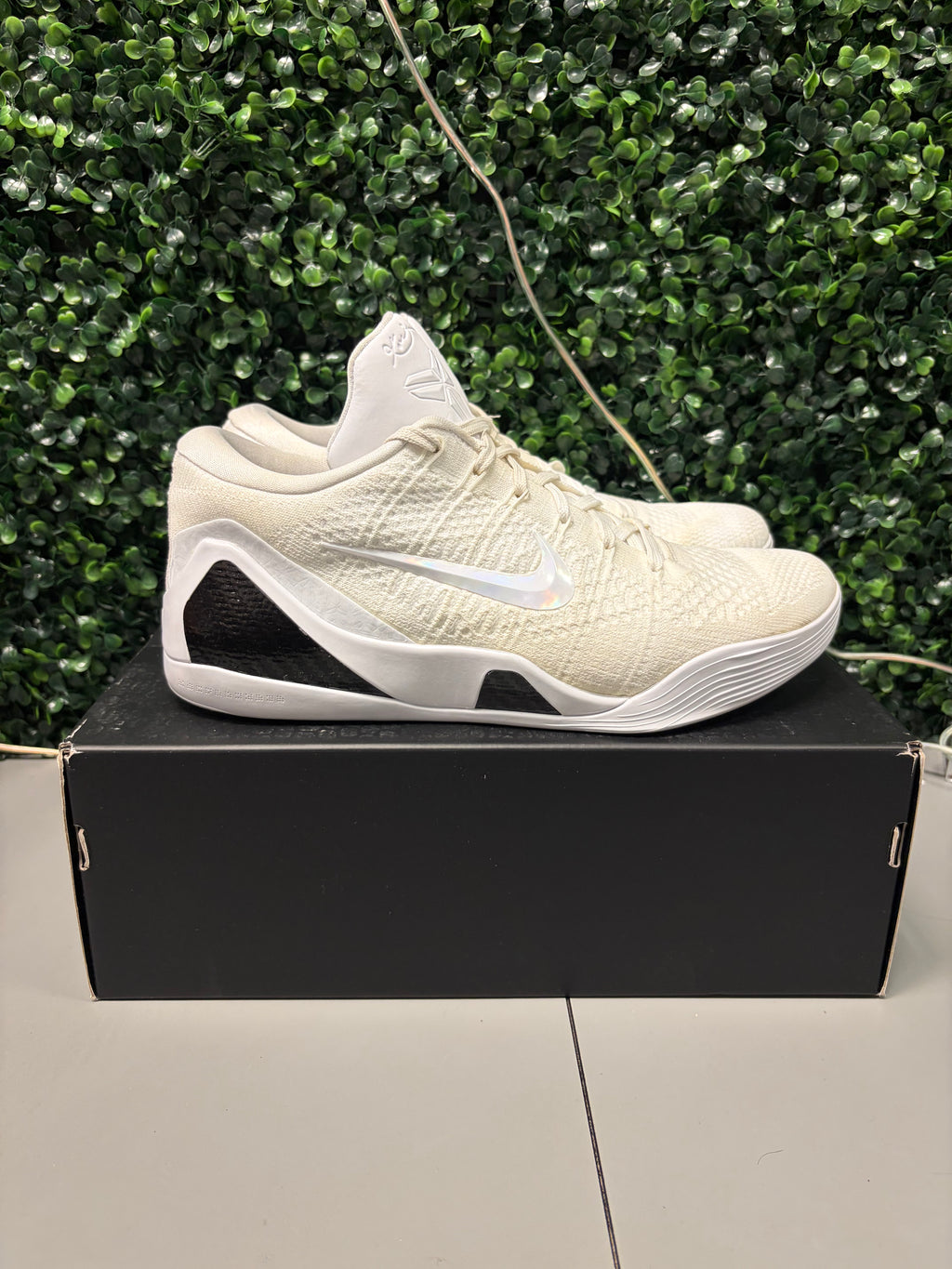 Nike Kobe 9 Elite Low Protro "Halo" Size 10.5 Preowned