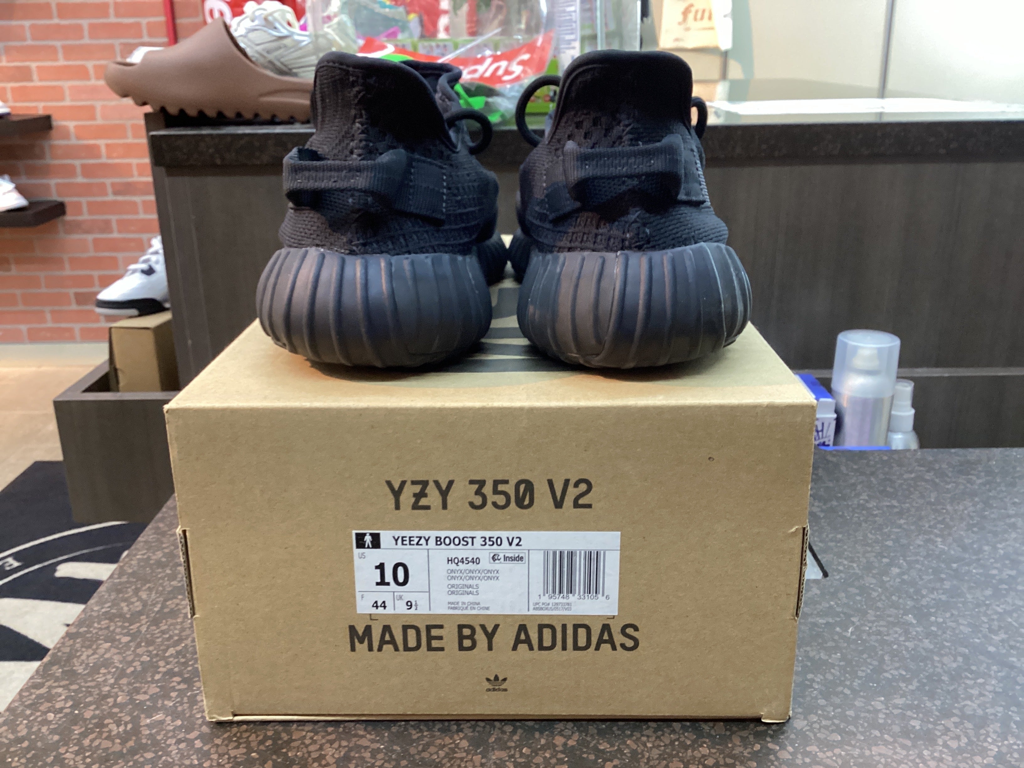 Yeezy 350 “Onyx” Preowned Size 10