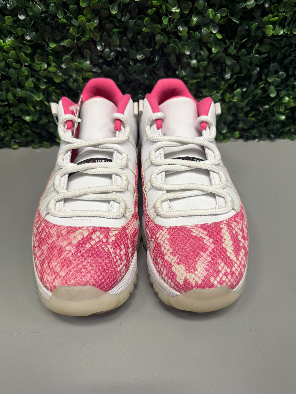 Jordan 11 Low "Pink Snake Skin" Size 12W / 10.5M Preowned