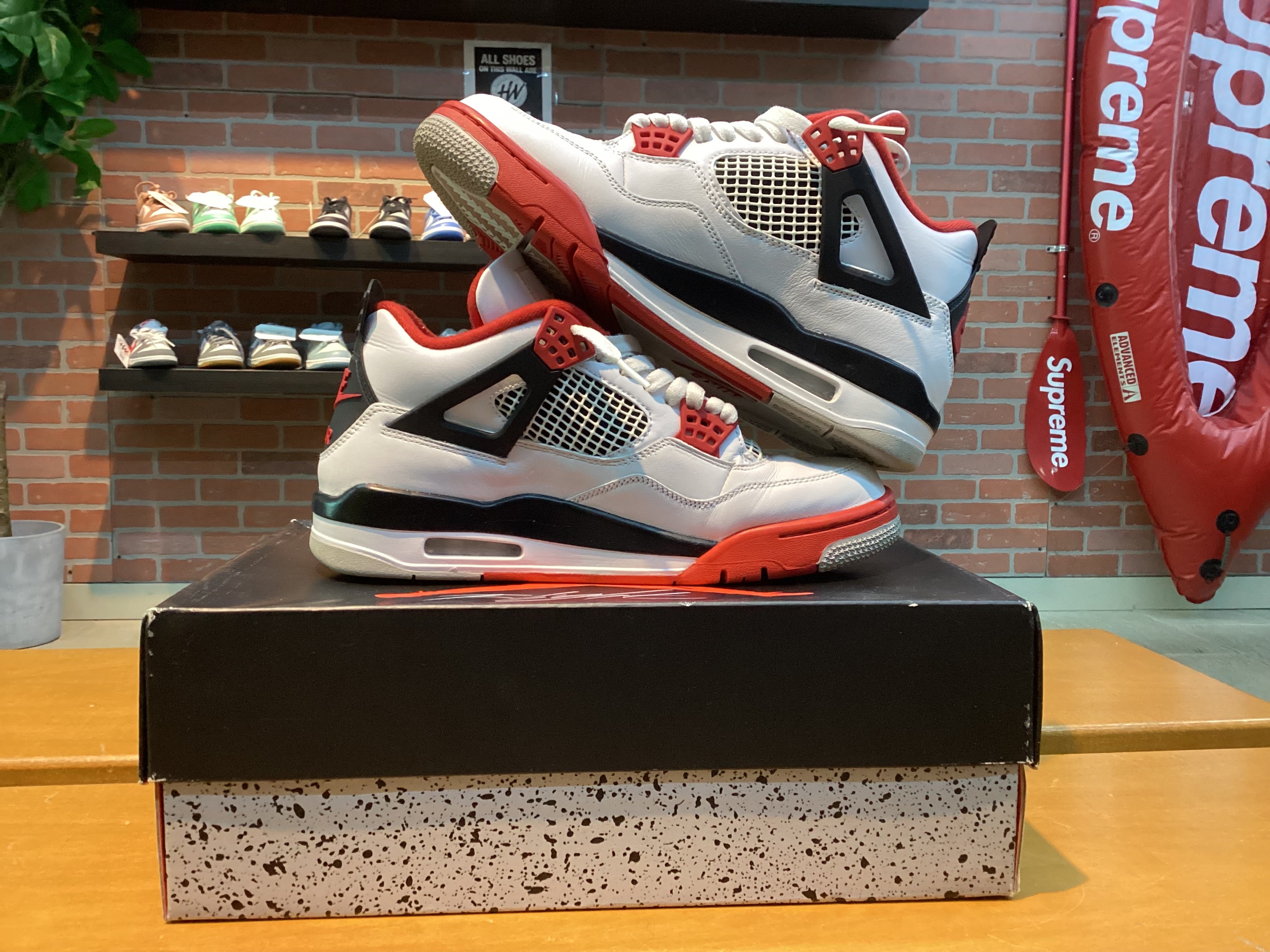 Jordan 4 Fire Red Size 8 Preowned