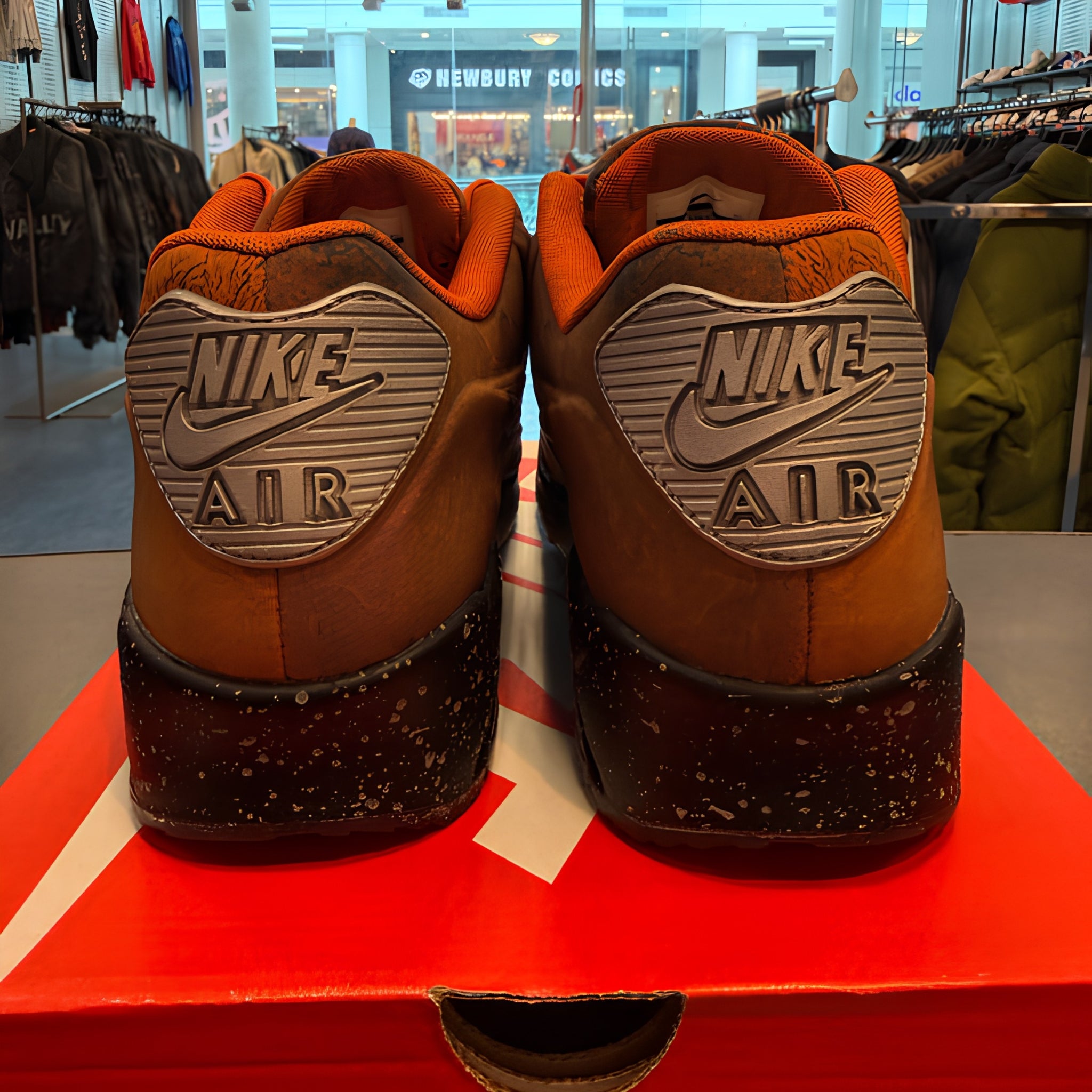 Nike Air Max 90 "Mars Landing" Size 10 Preowned