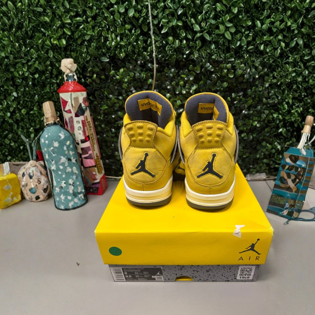 Jordan 4 "Lightning" Size 8 Preowned