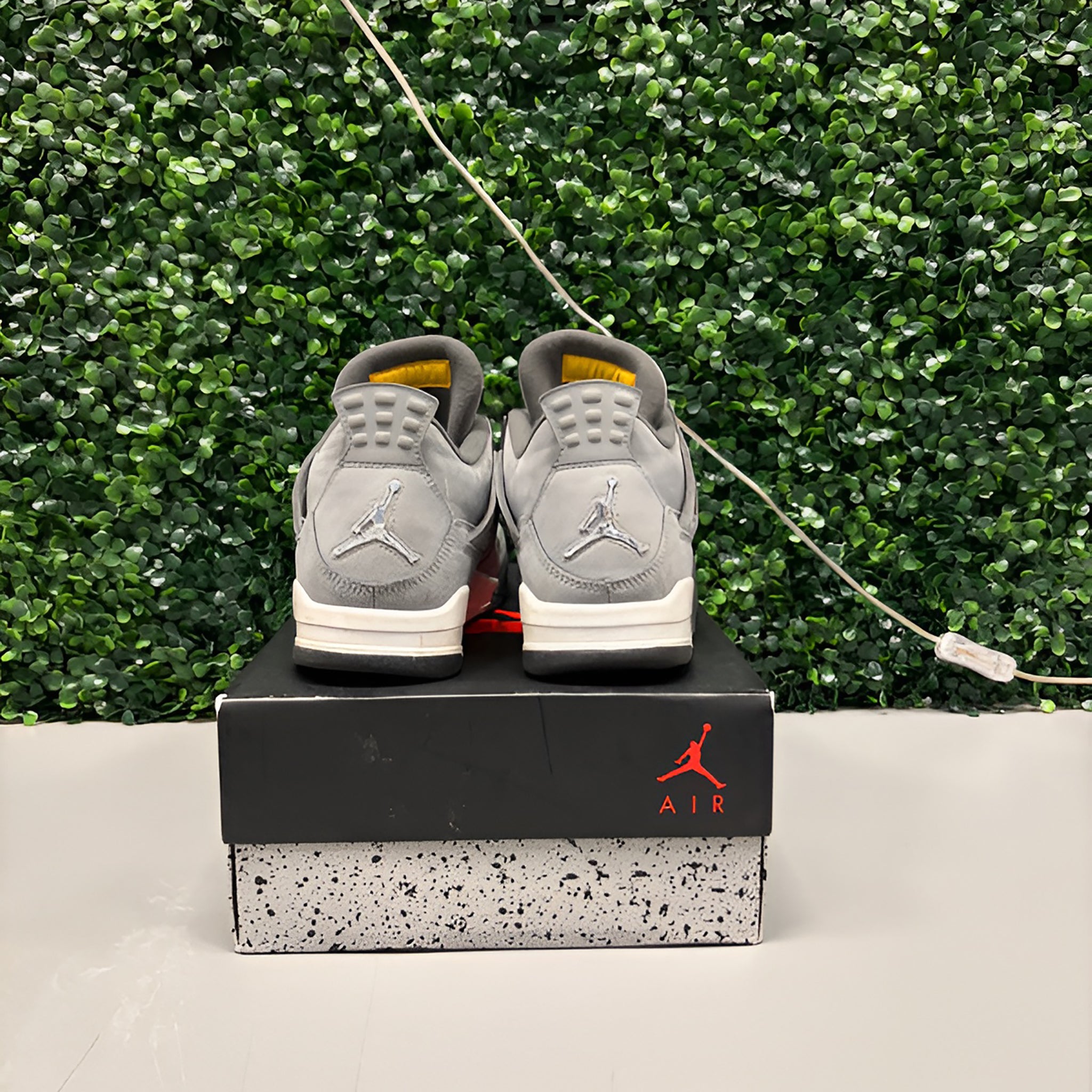 Jordan 4 Retro "Cool Grey" Size 9 Preowned