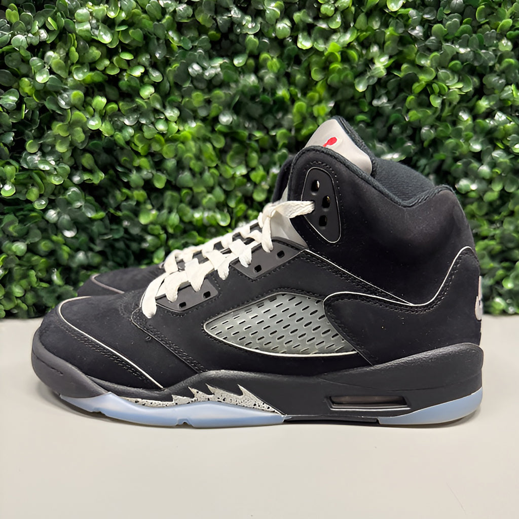 Jordan 5 "Metallic Reimagined" Size 5.5Y Preowned