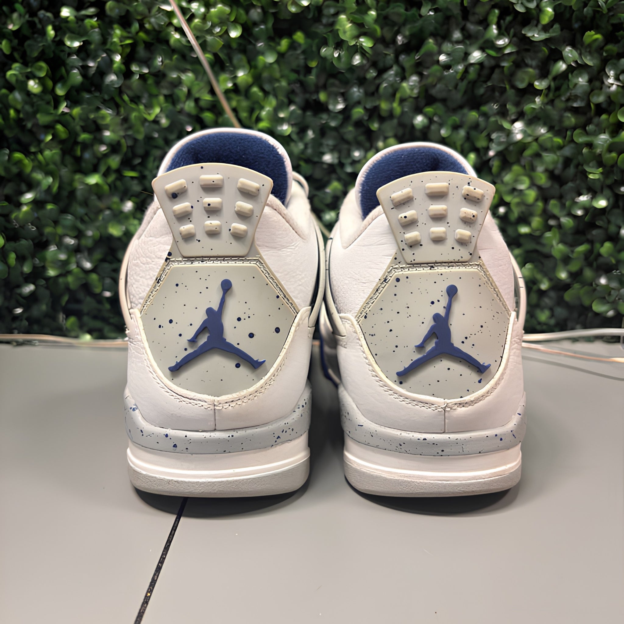 Jordan 4 Retro "Midnight Navy" Size 8 Preowned (NO BOX)