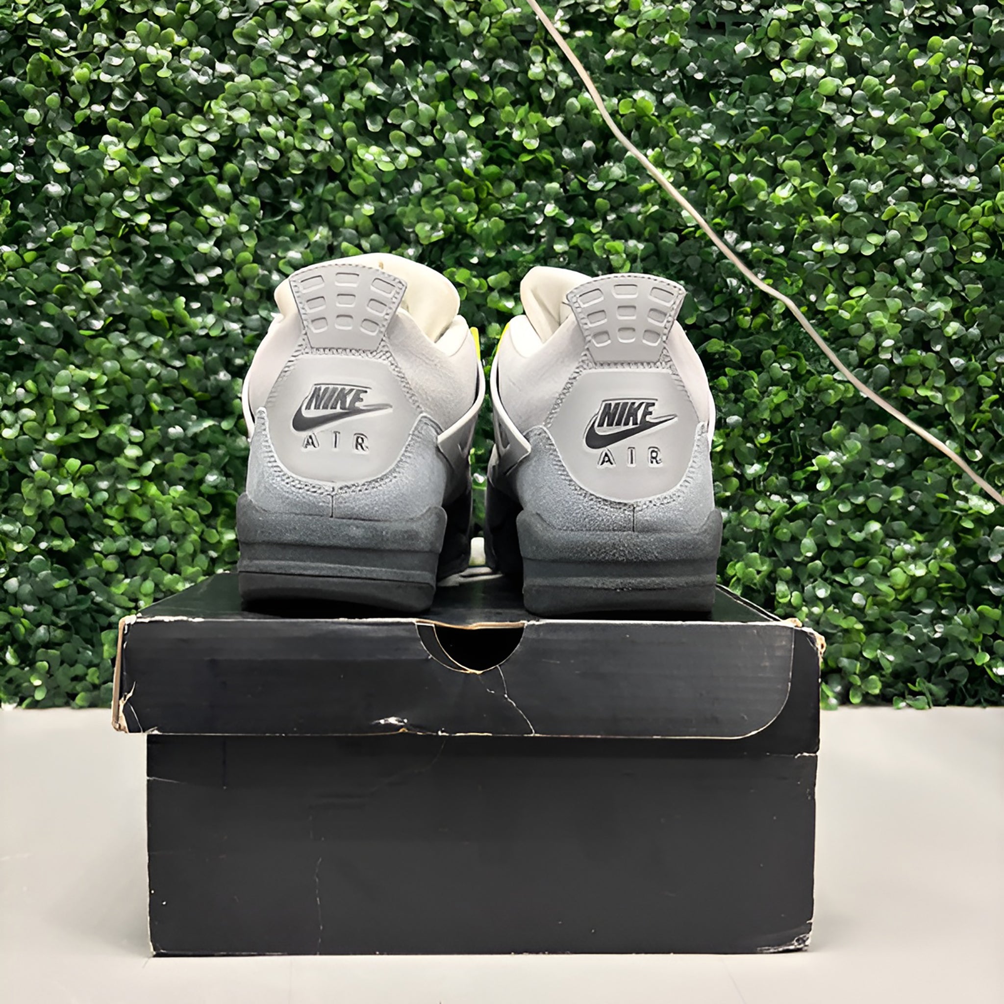 Jordan 4 "SE 95 Neon" Size 10 Preowned