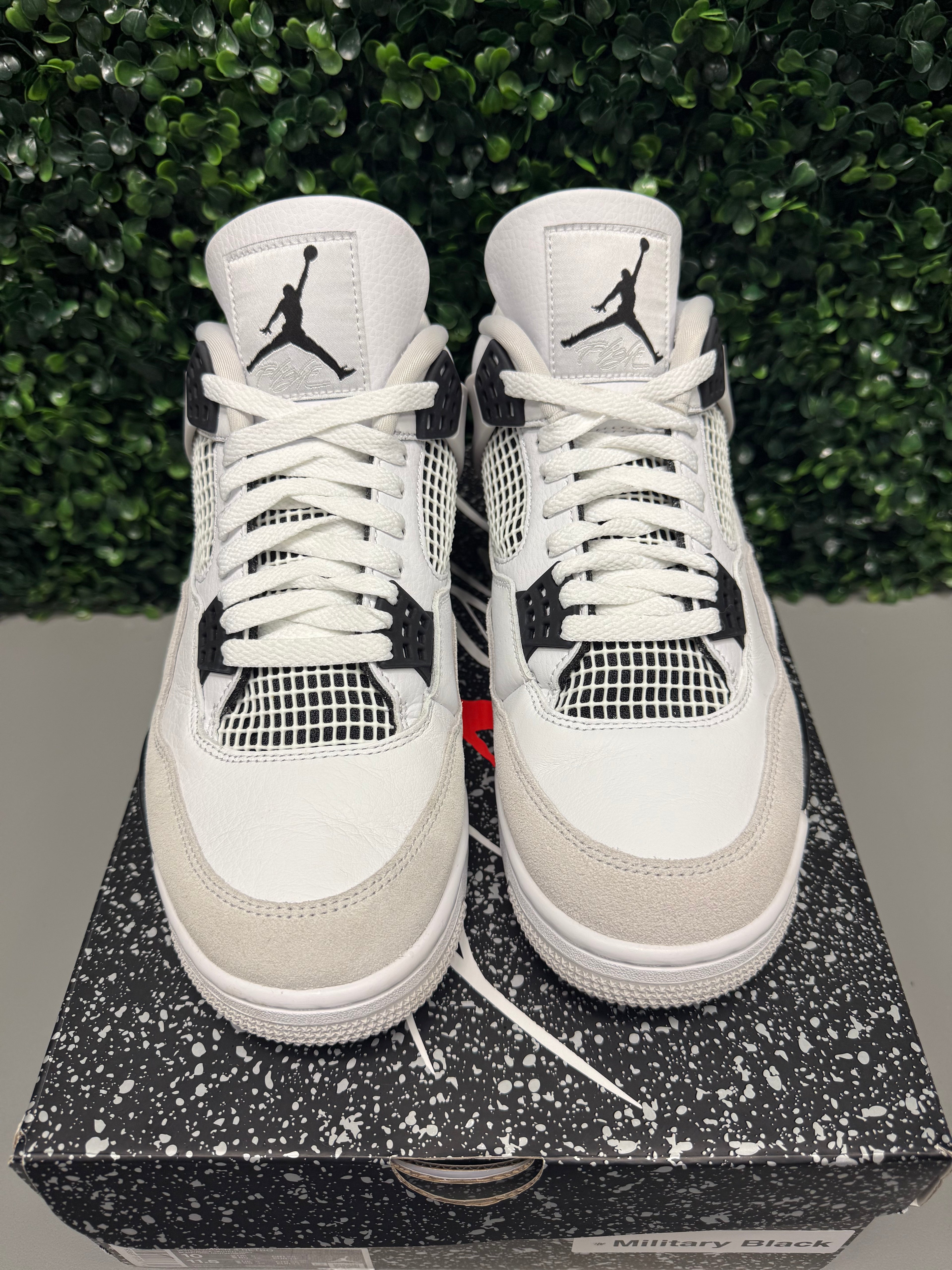 Jordan 4 "Military Black" Size 10 Preowned