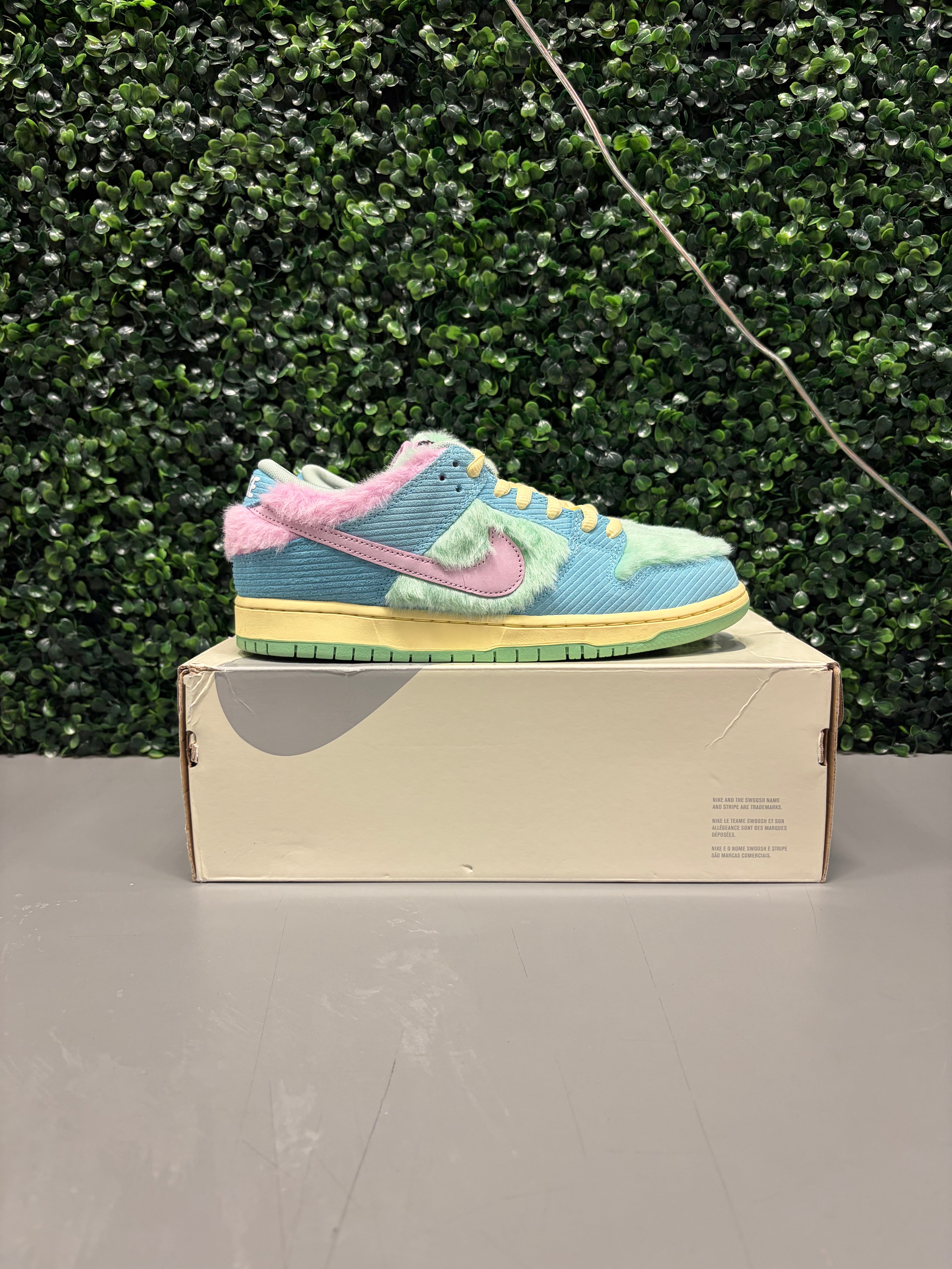 Nike SB Dunk Low "Verde Visty" Size 9.5 Preowned