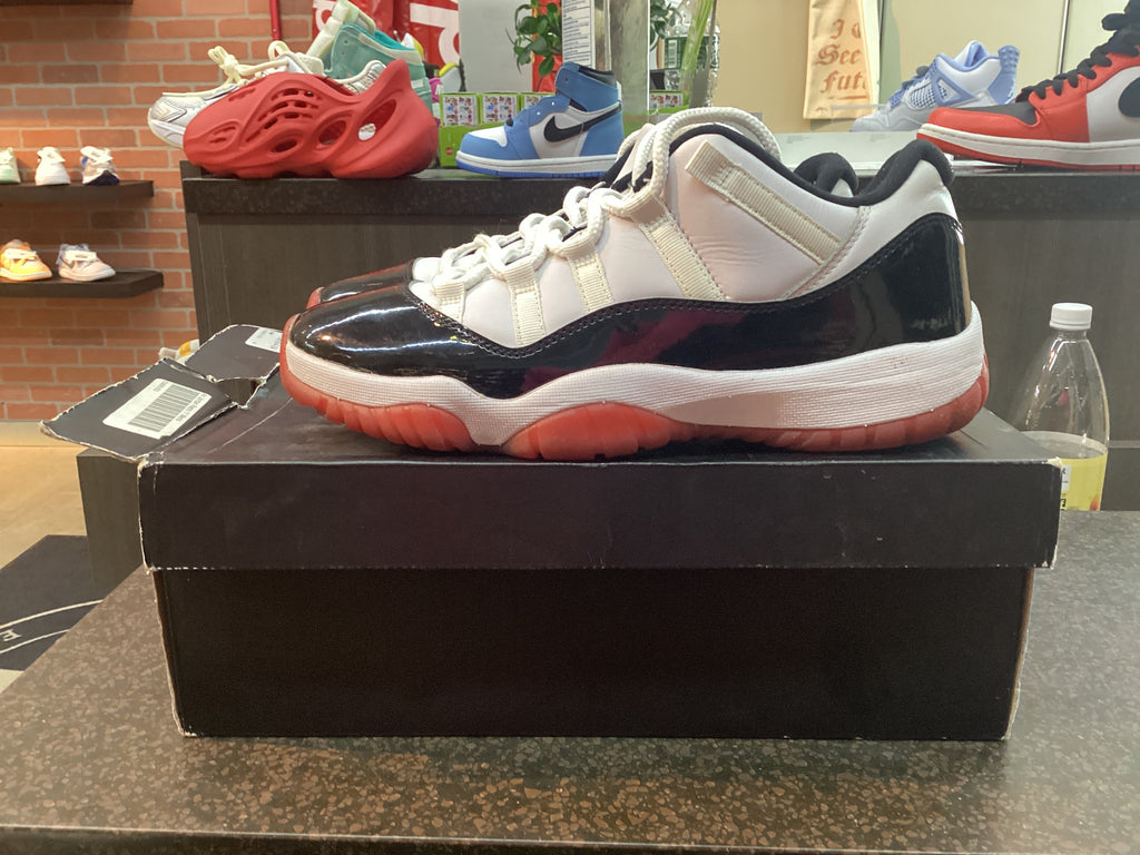 Jordan 11 “Concord Bred” Preowned Size 9.5 Rep Box