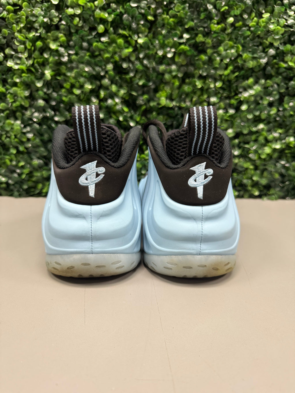 Nike Air Foamposite One "Psychic Blue" Size 10 Preowned