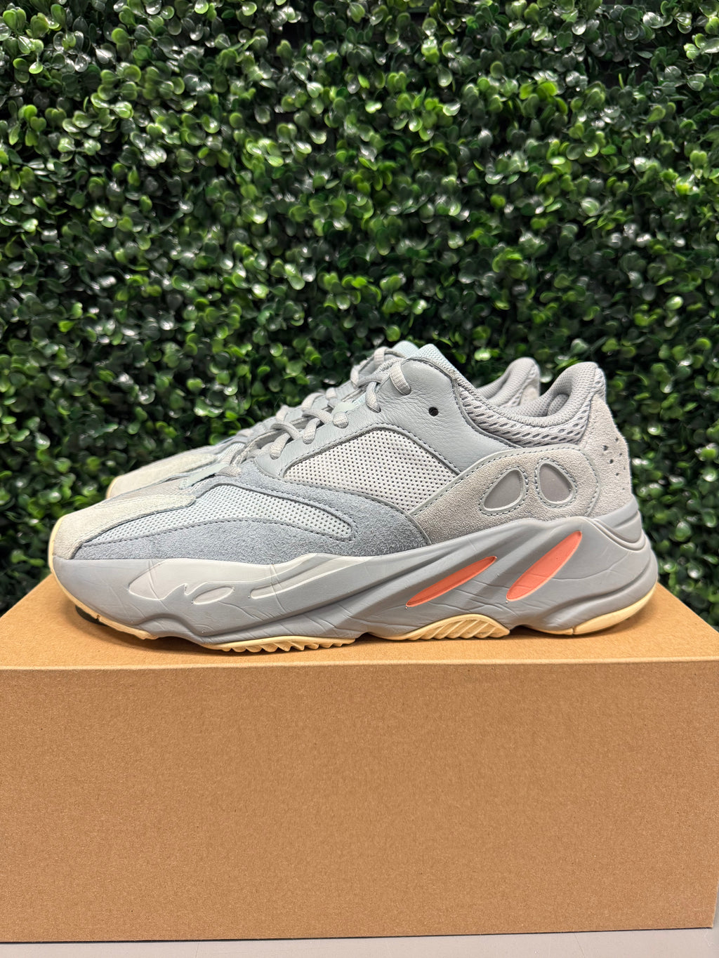 Yeezy 700 "Inertia" Size 10 Preowned