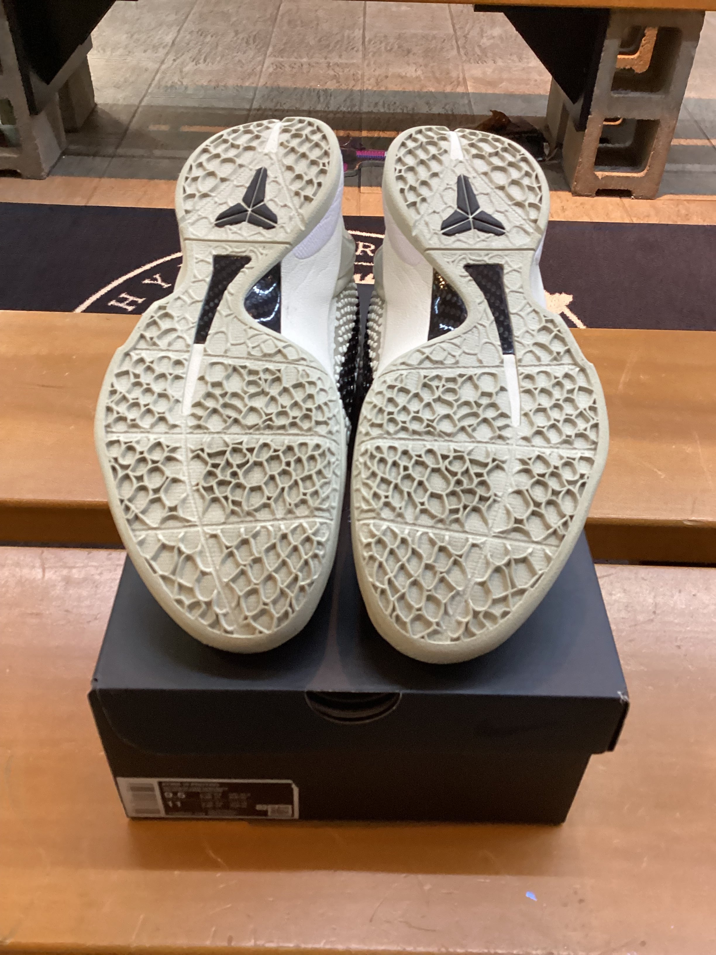 Kobe 6 Protro “ASW” Size 9.5 Preowned with box
