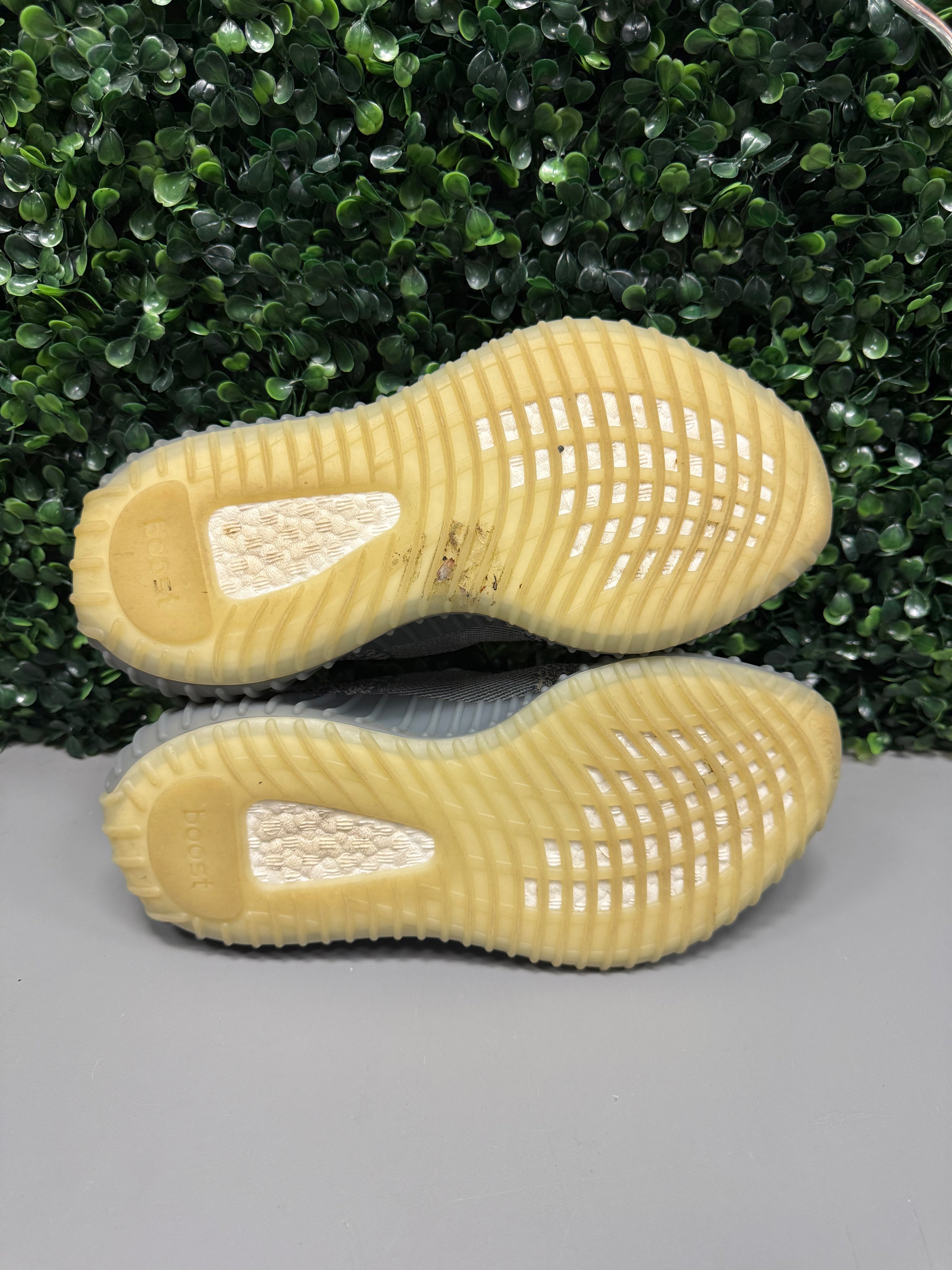 Yeezy 350 V2 "Israfil" Size 5.5 Preowned