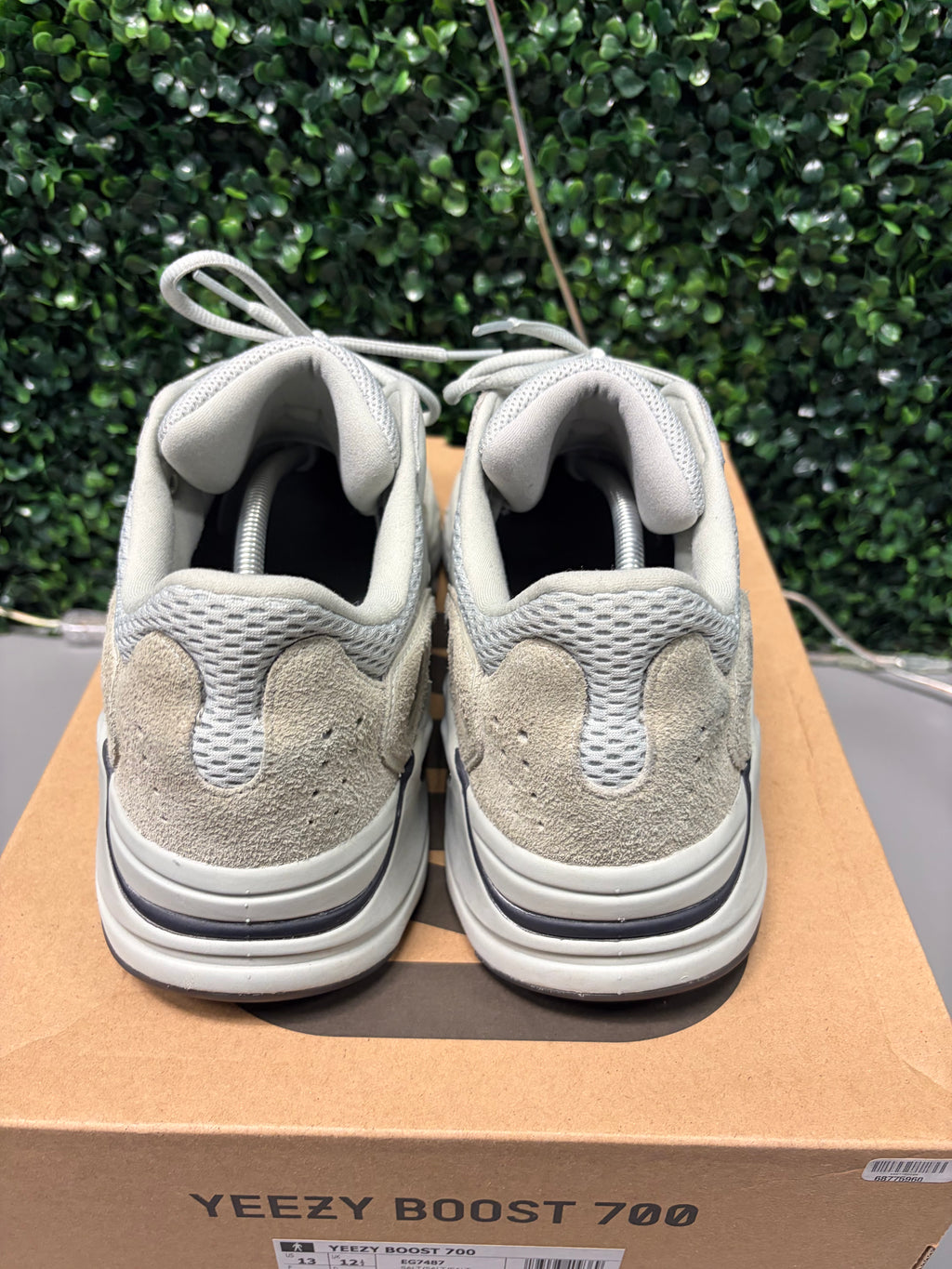 Yeezy 700 "Salt" Size 13 Preowned