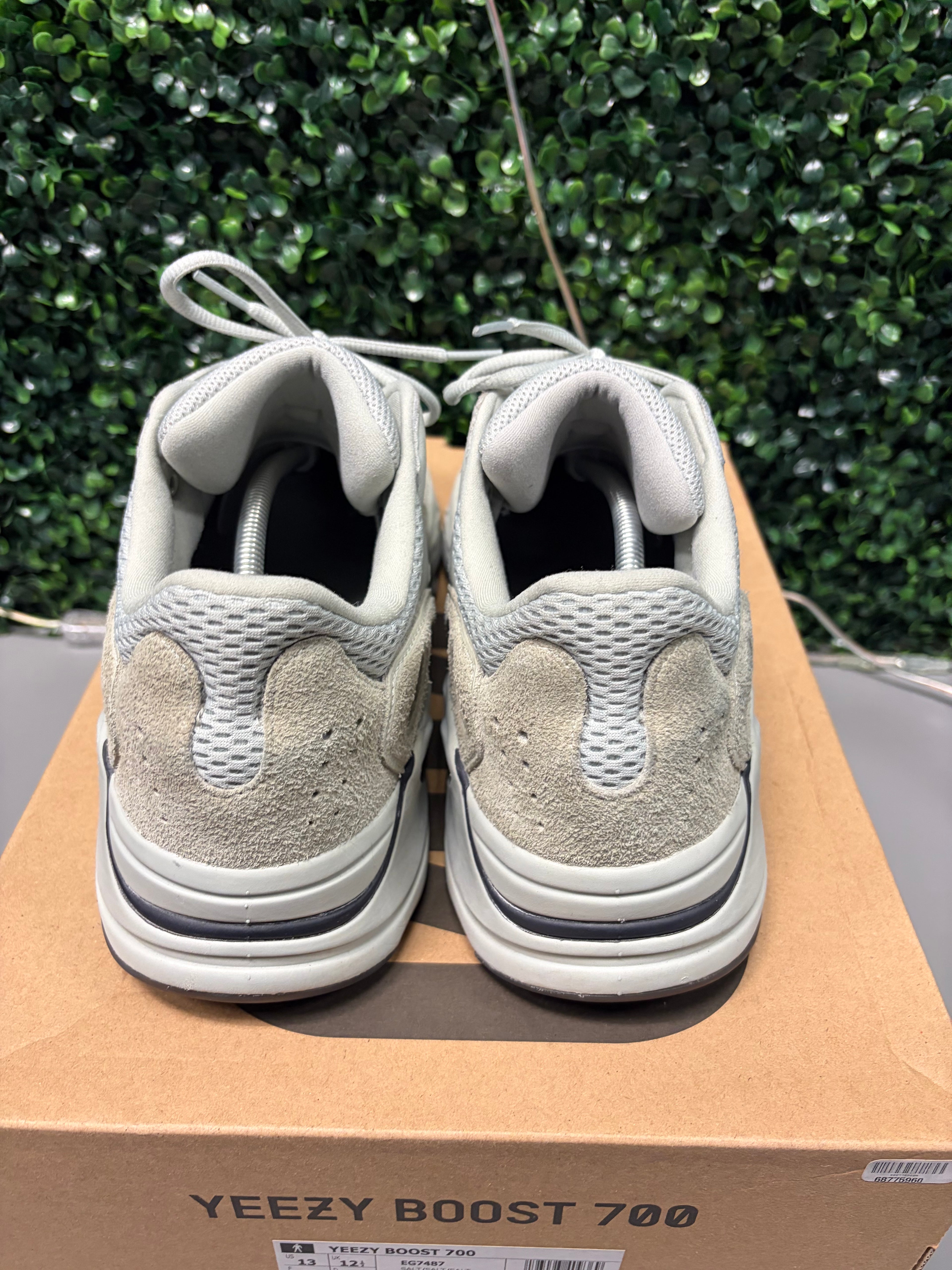 Yeezy 700 "Salt" Size 13 Preowned