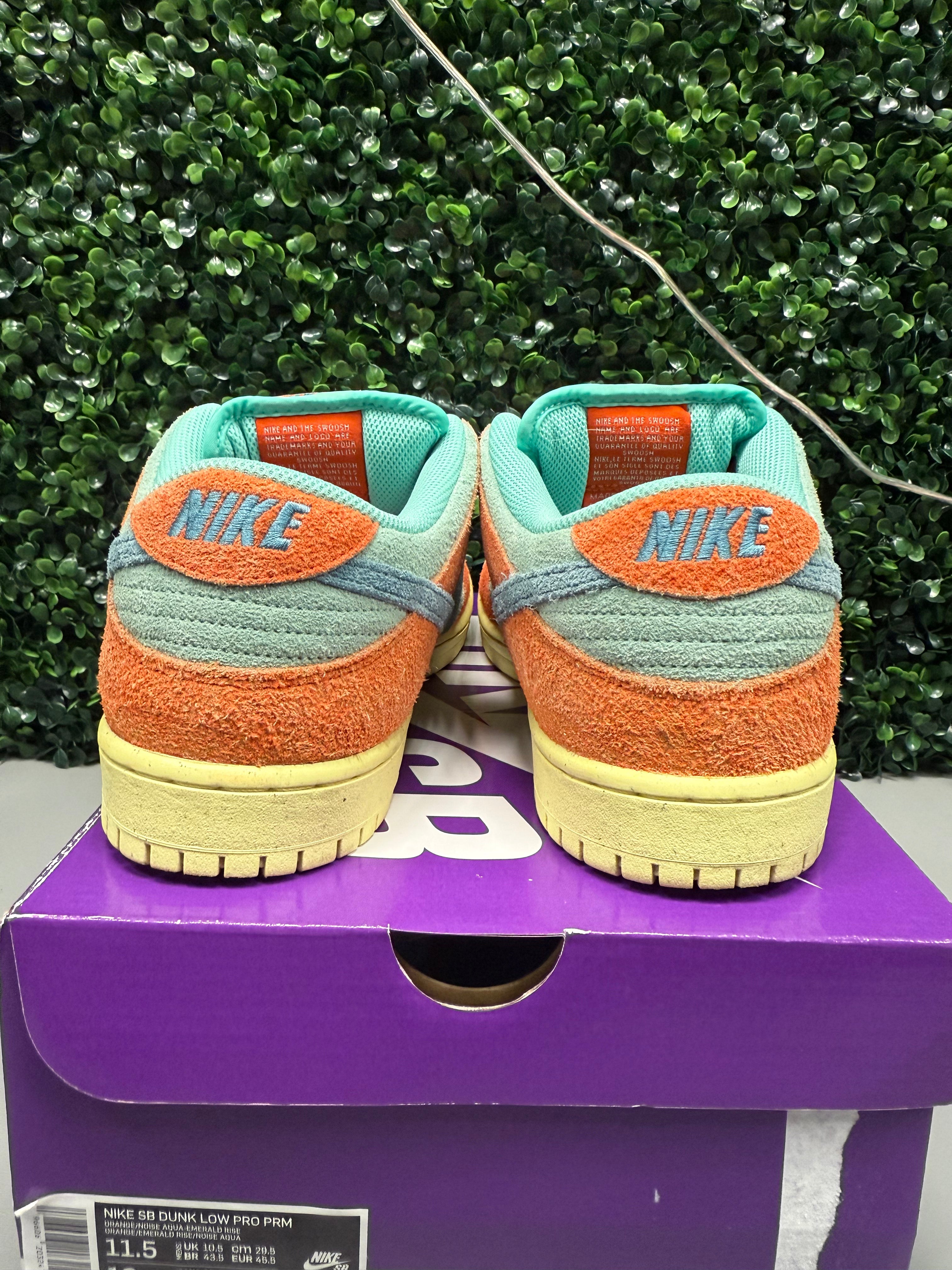 Nike SB Dunk Low “Orange Emerald Rise” Size 11.5 Preowned