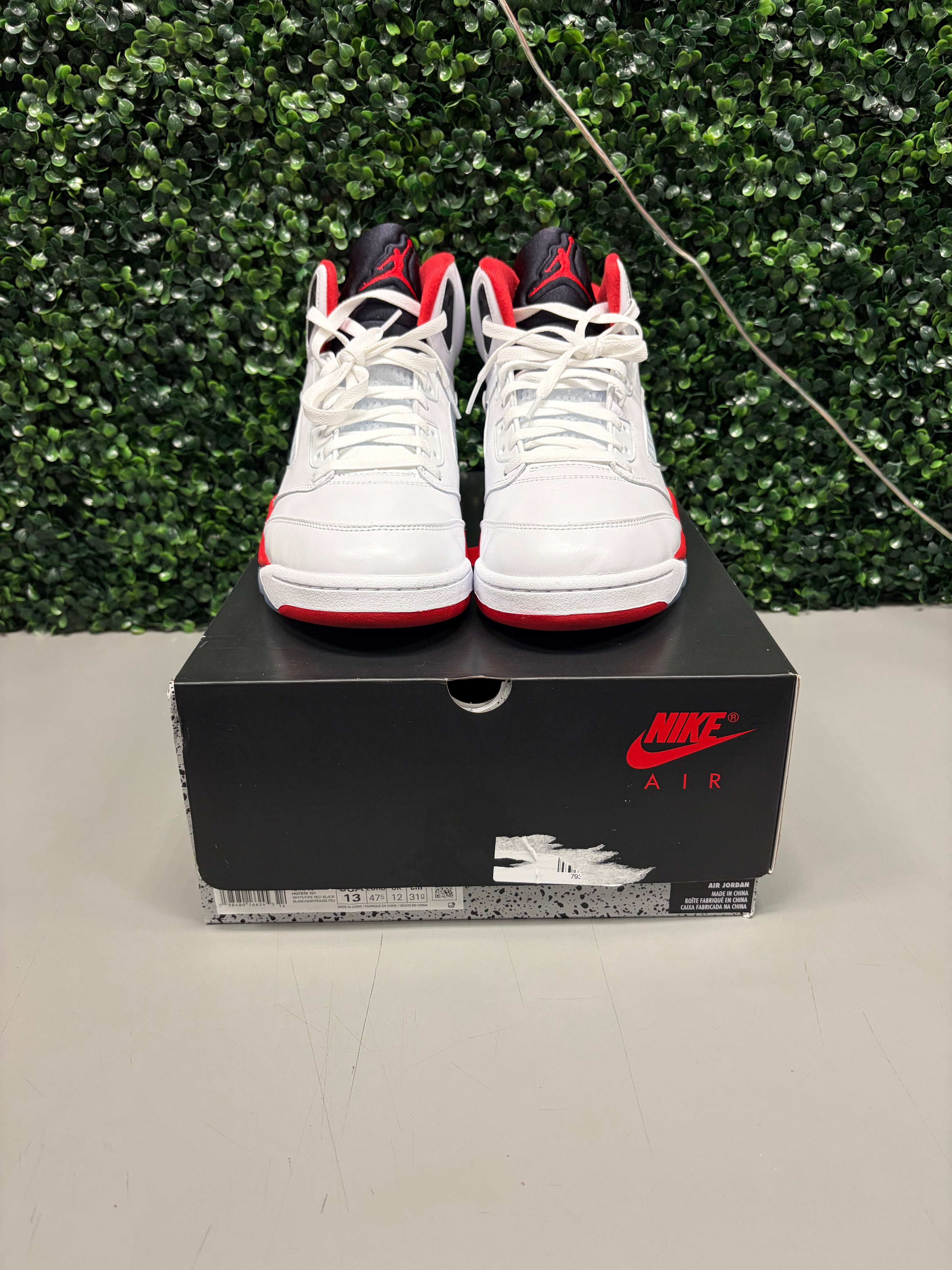 Jordan 5 Retro "Fire Red Black Tongue" (2025) Size 13 Preowned