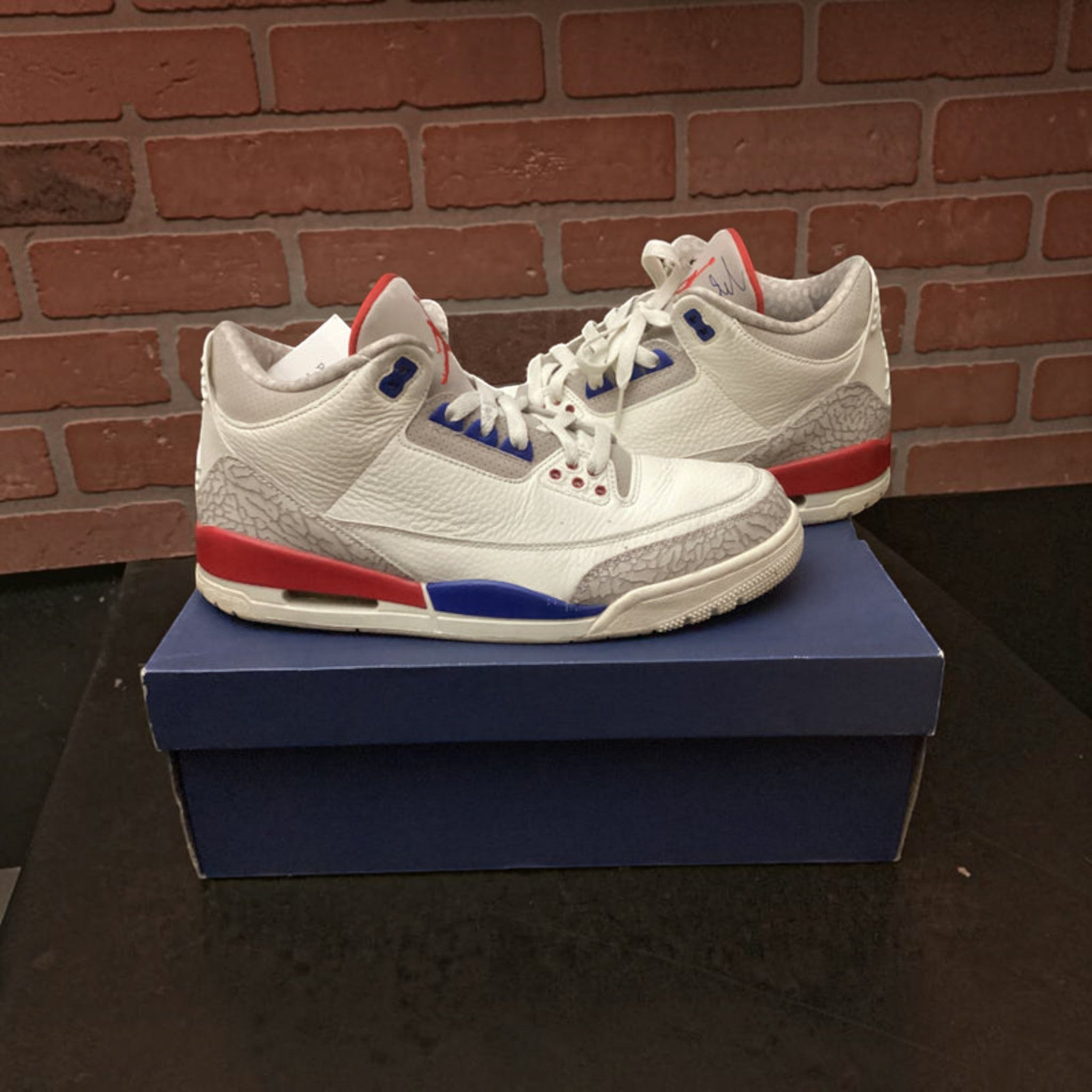 Jordan 3 “International Flight” Size 11 Preowned