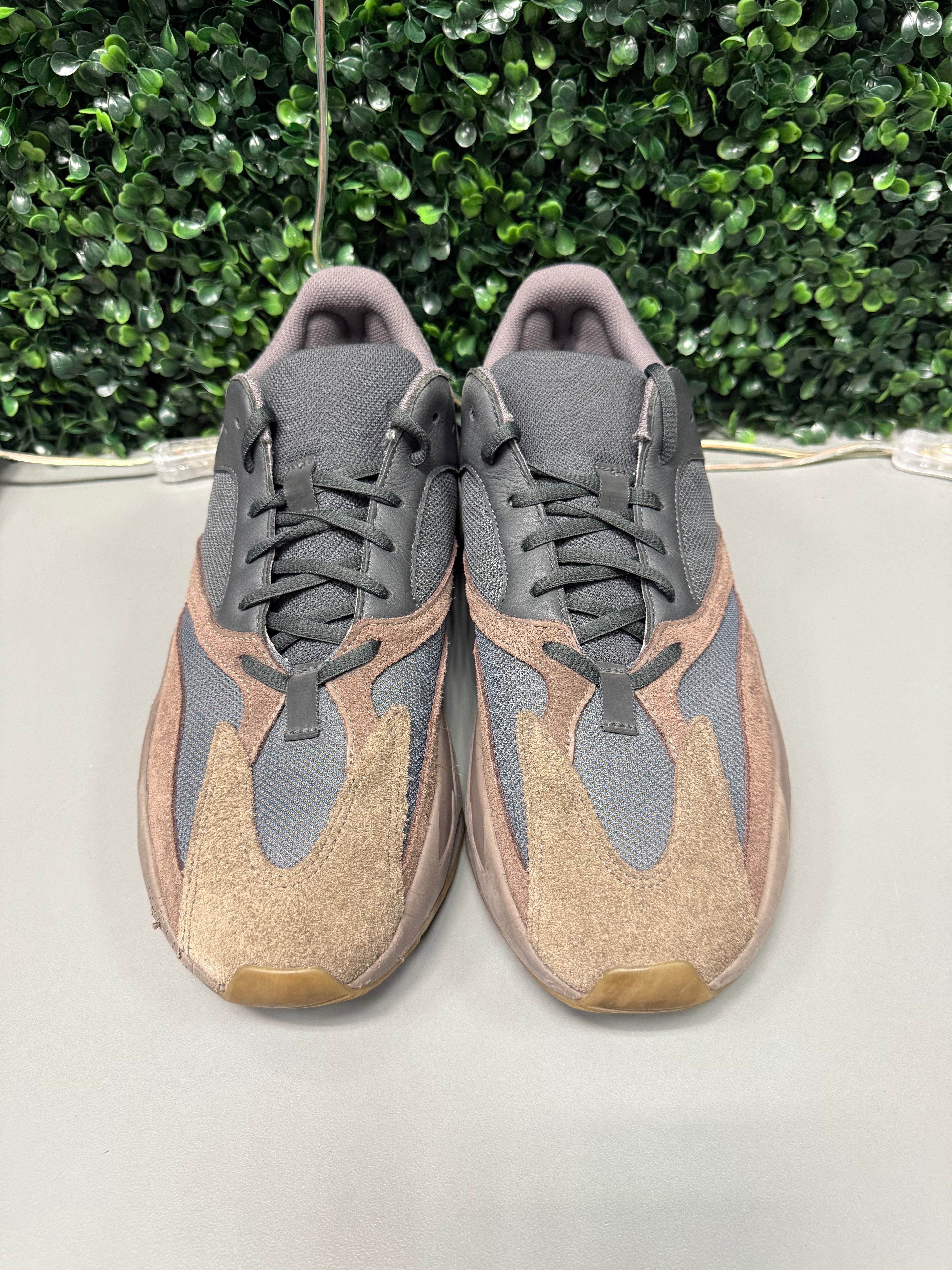 Yeezy 700 V3 "Mauve" Size 12 Preowned