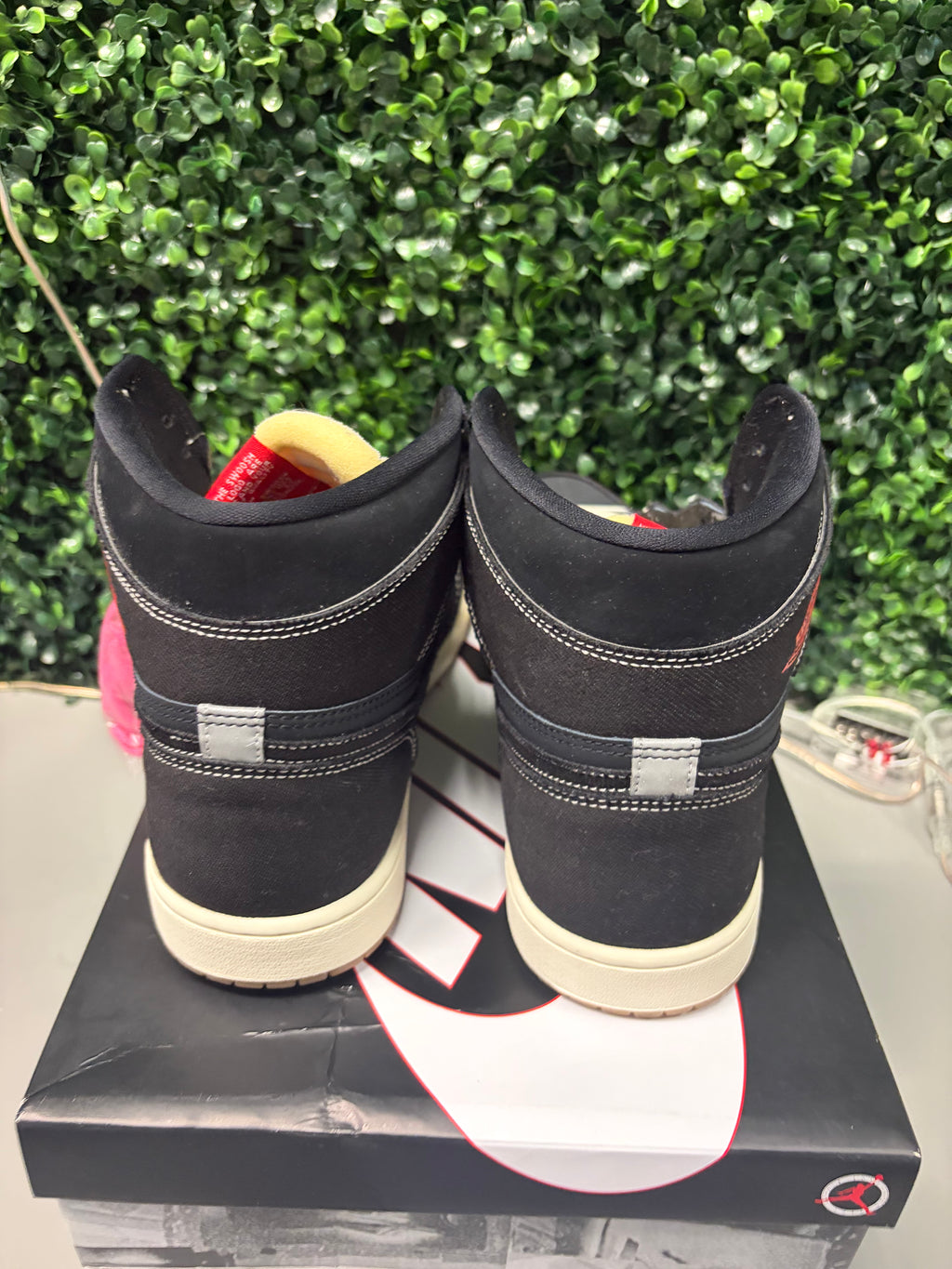 Jordan 1 Retro High OG Flight Club Size 13 Preowned