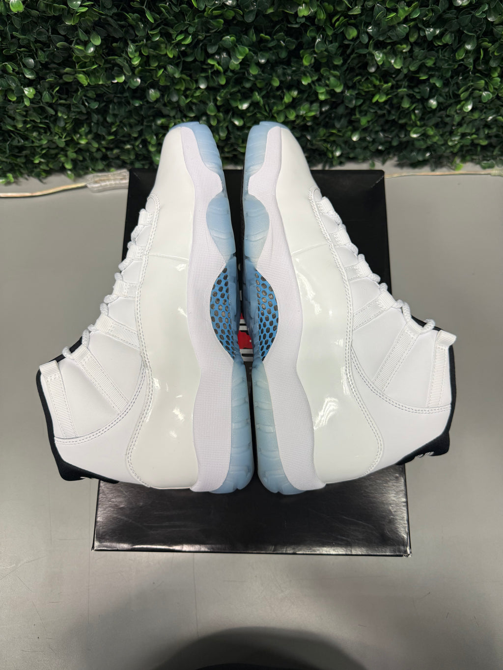 Jordan 11 High "Legend Blue" Size 10 Preowned