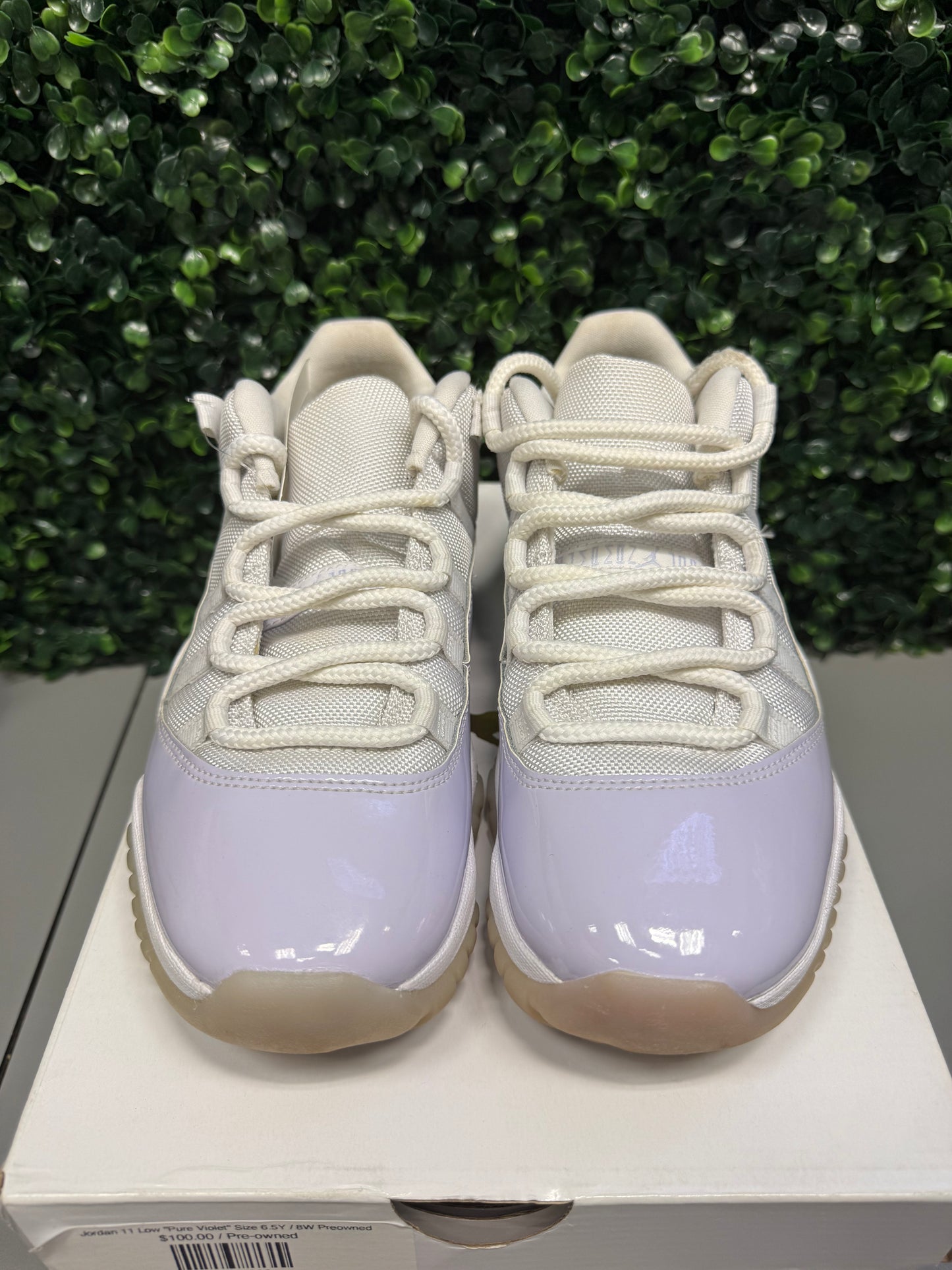 Jordan 11 Low "Pure Violet" Size 6.5Y / 8W Preowned