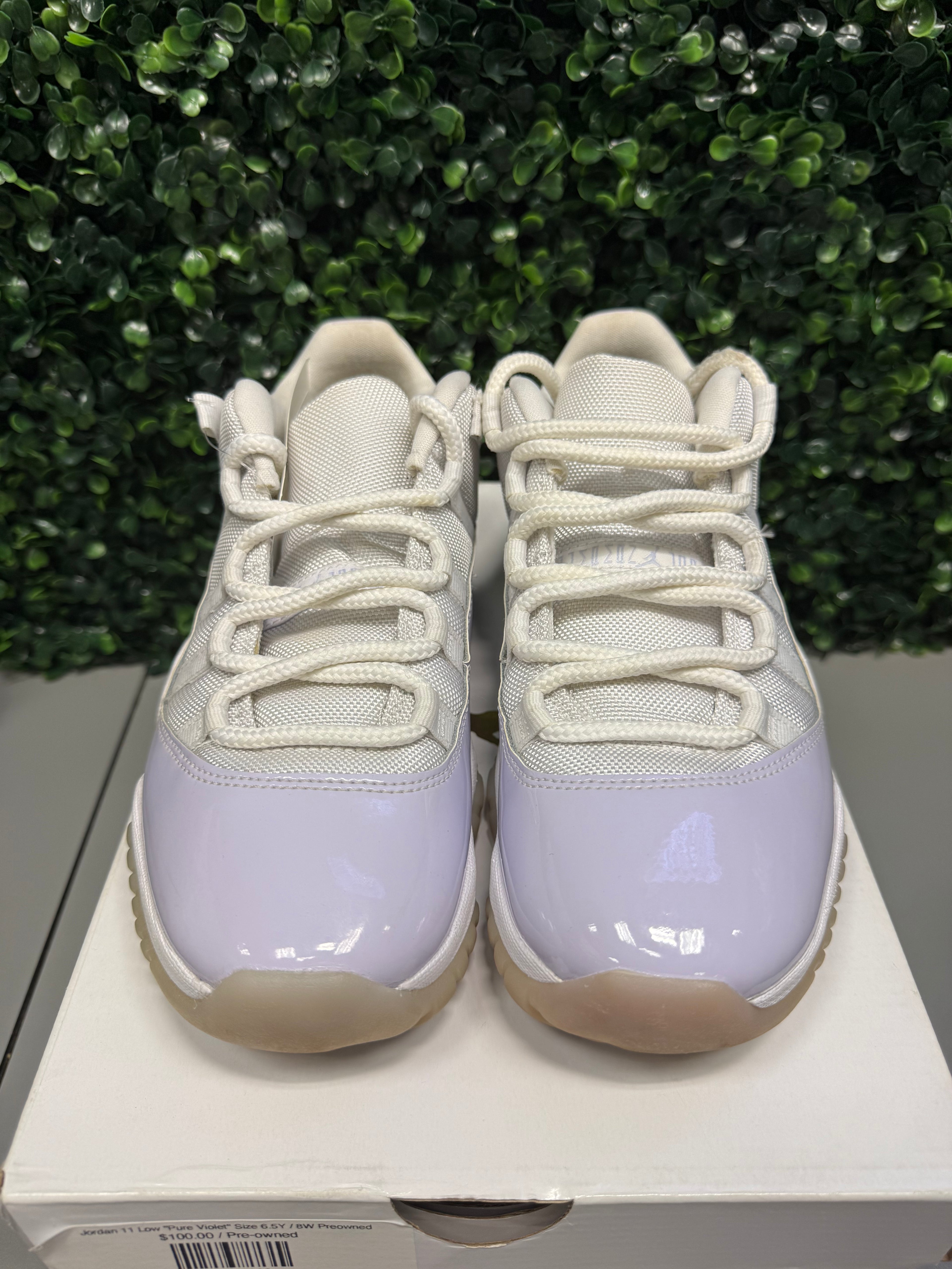 Jordan 11 Low "Pure Violet" Size 6.5Y / 8W Preowned
