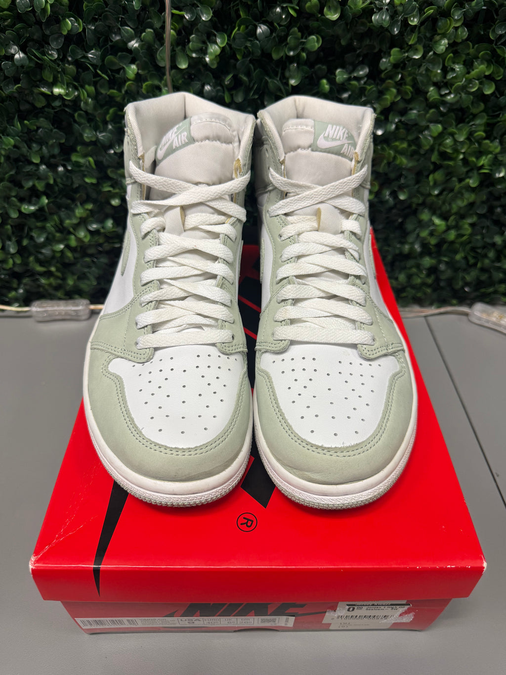 Jordan 1 High "Seafoam" Size 9W / 7.5M Preowned