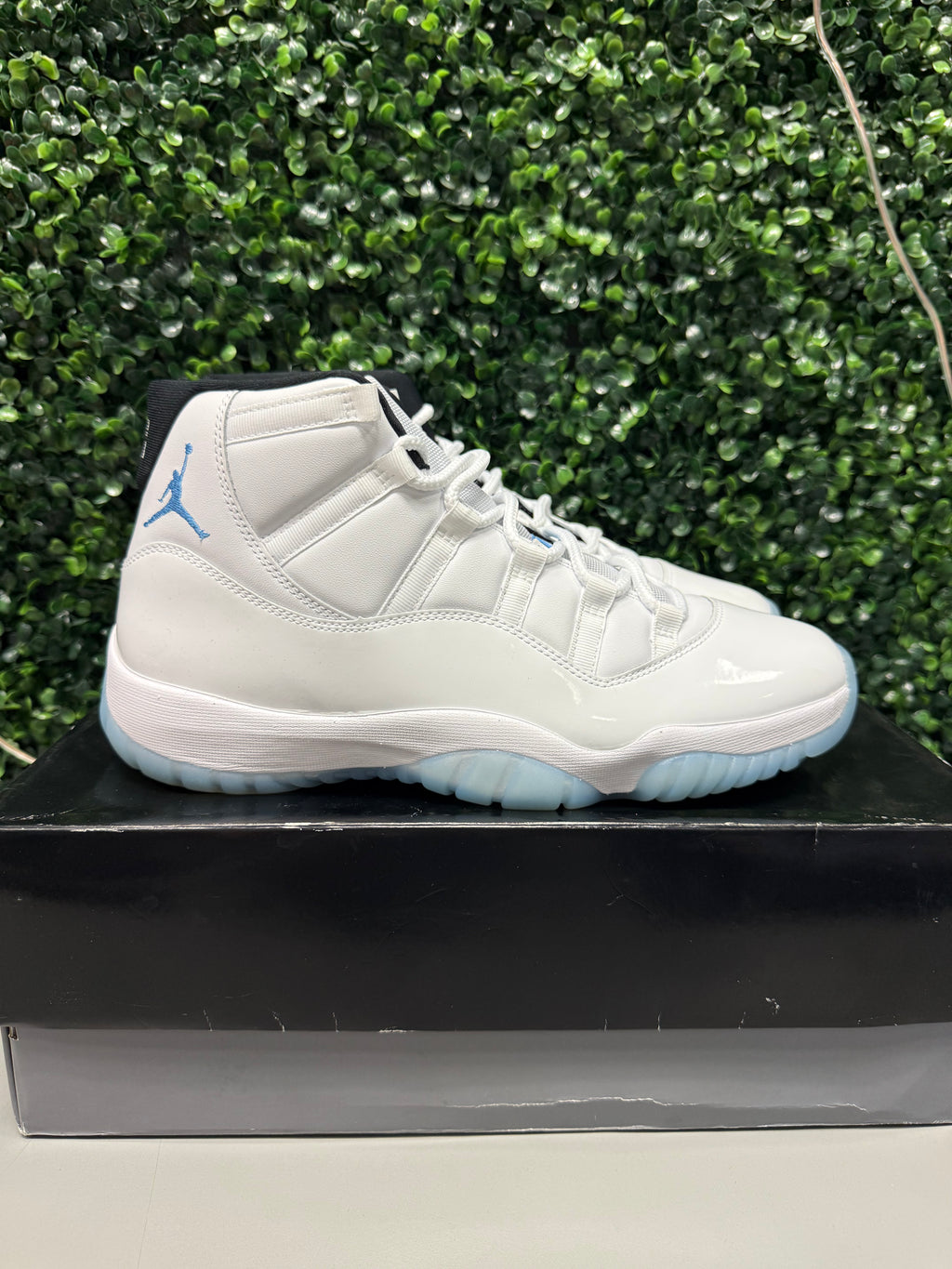 Jordan 11 High "Legend Blue" Size 12 Preowned