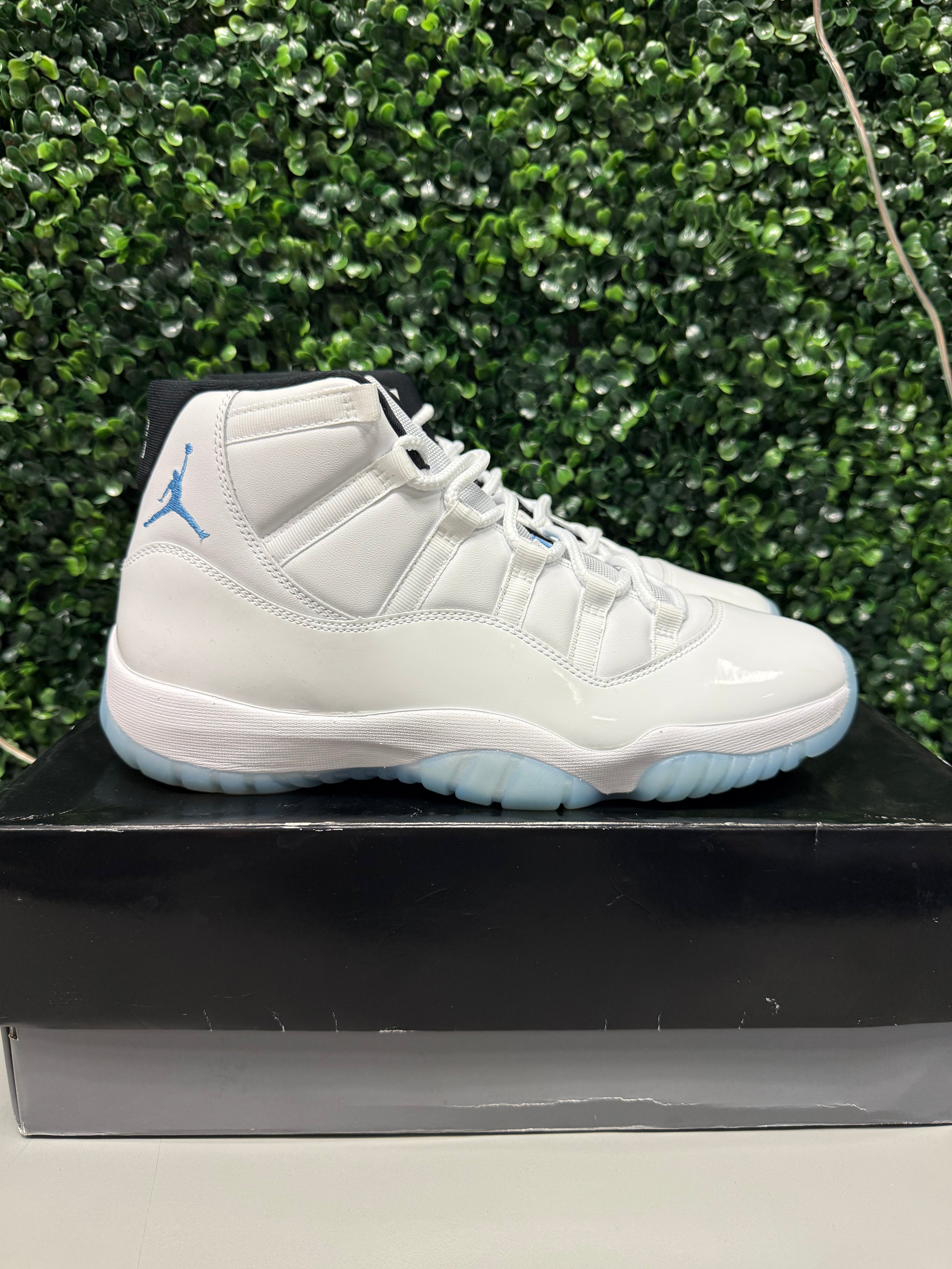 Jordan 11 High "Legend Blue" Size 12 Preowned