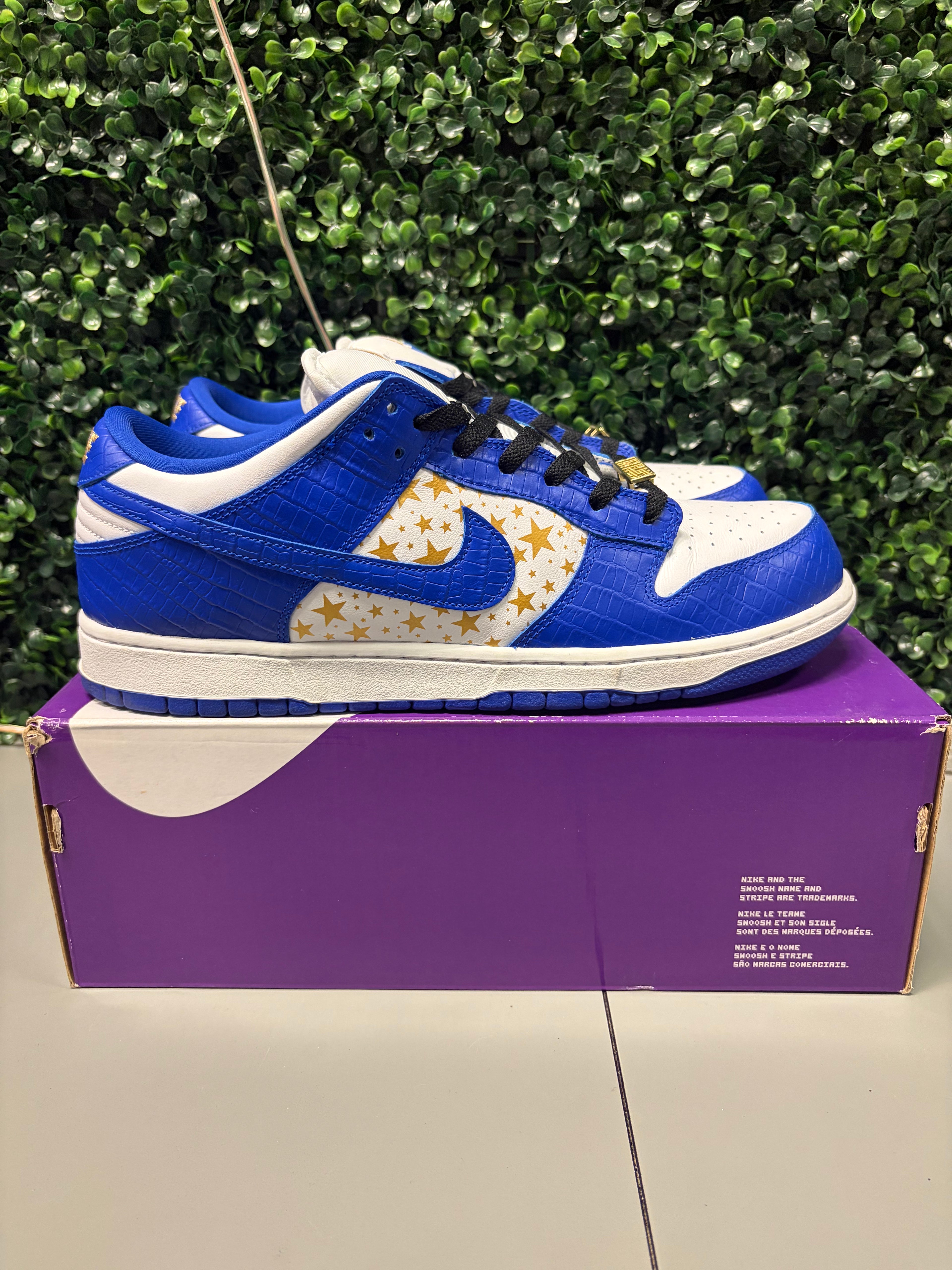 Nike SB Dunk Low Supreme Stars "Hyper Royal" Size 12 Preowned
