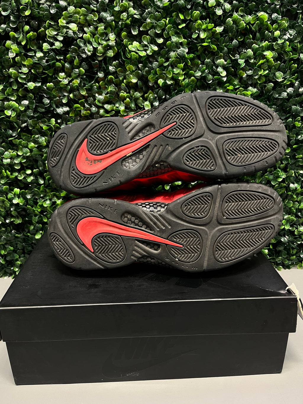 Nike Air Foamposite Pro "University Red" Size 11.5 Preowned