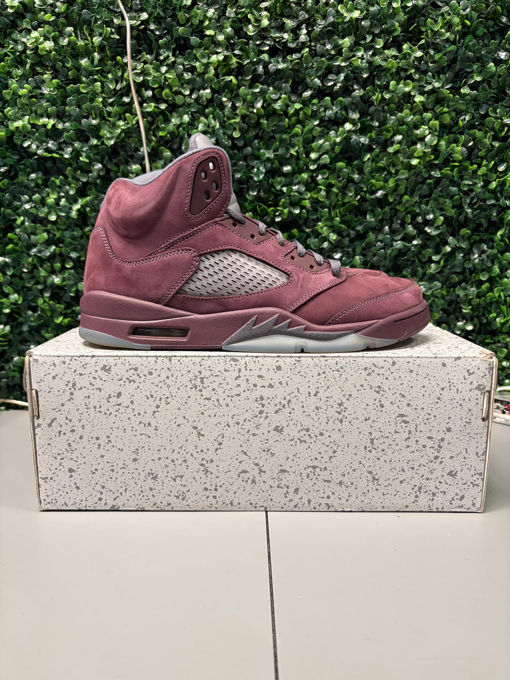 Jordan 5 Retro "Burgundy" Size 11.5 Preowned