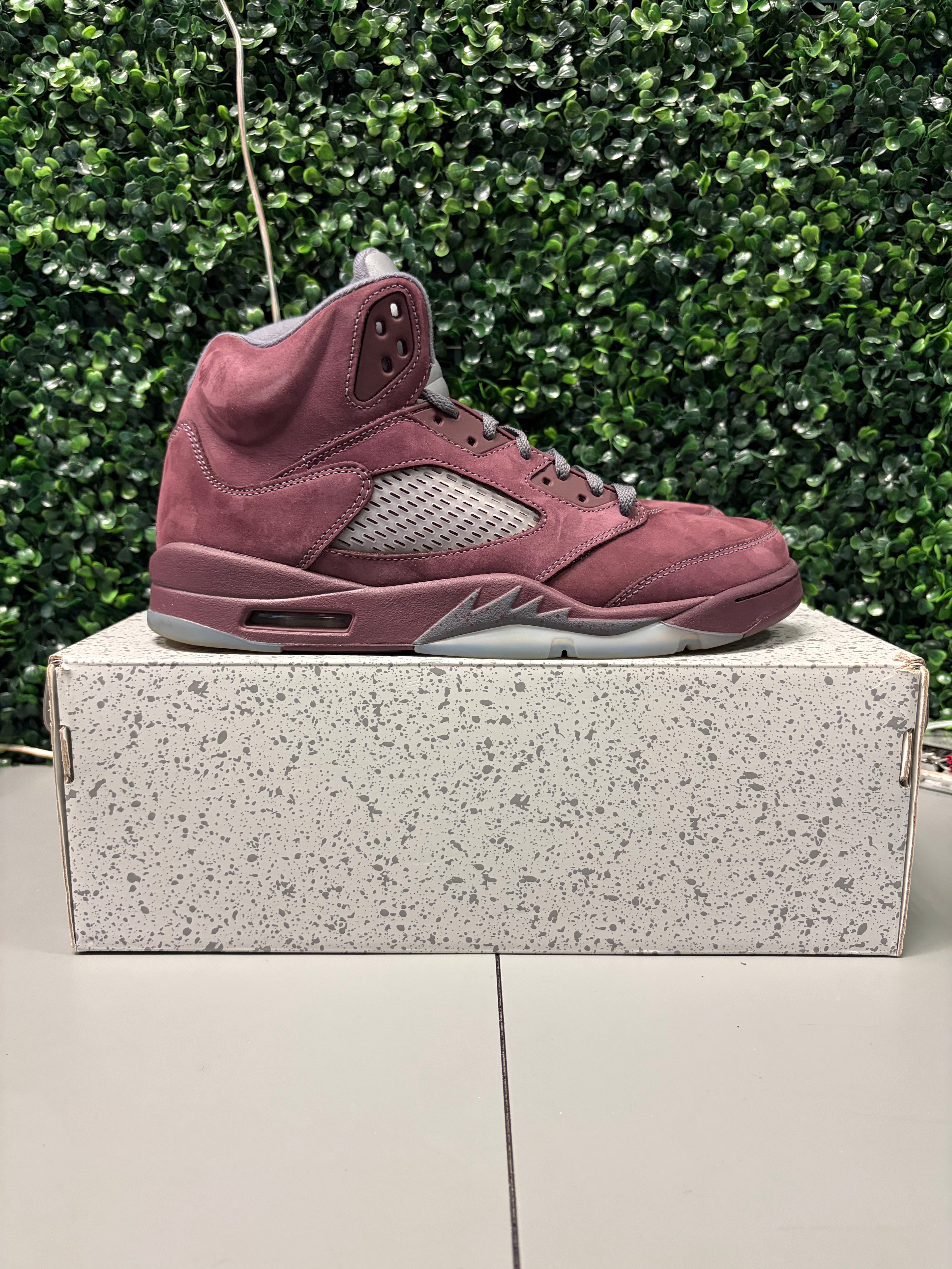Jordan 5 Retro "Burgundy" Size 11.5 Preowned