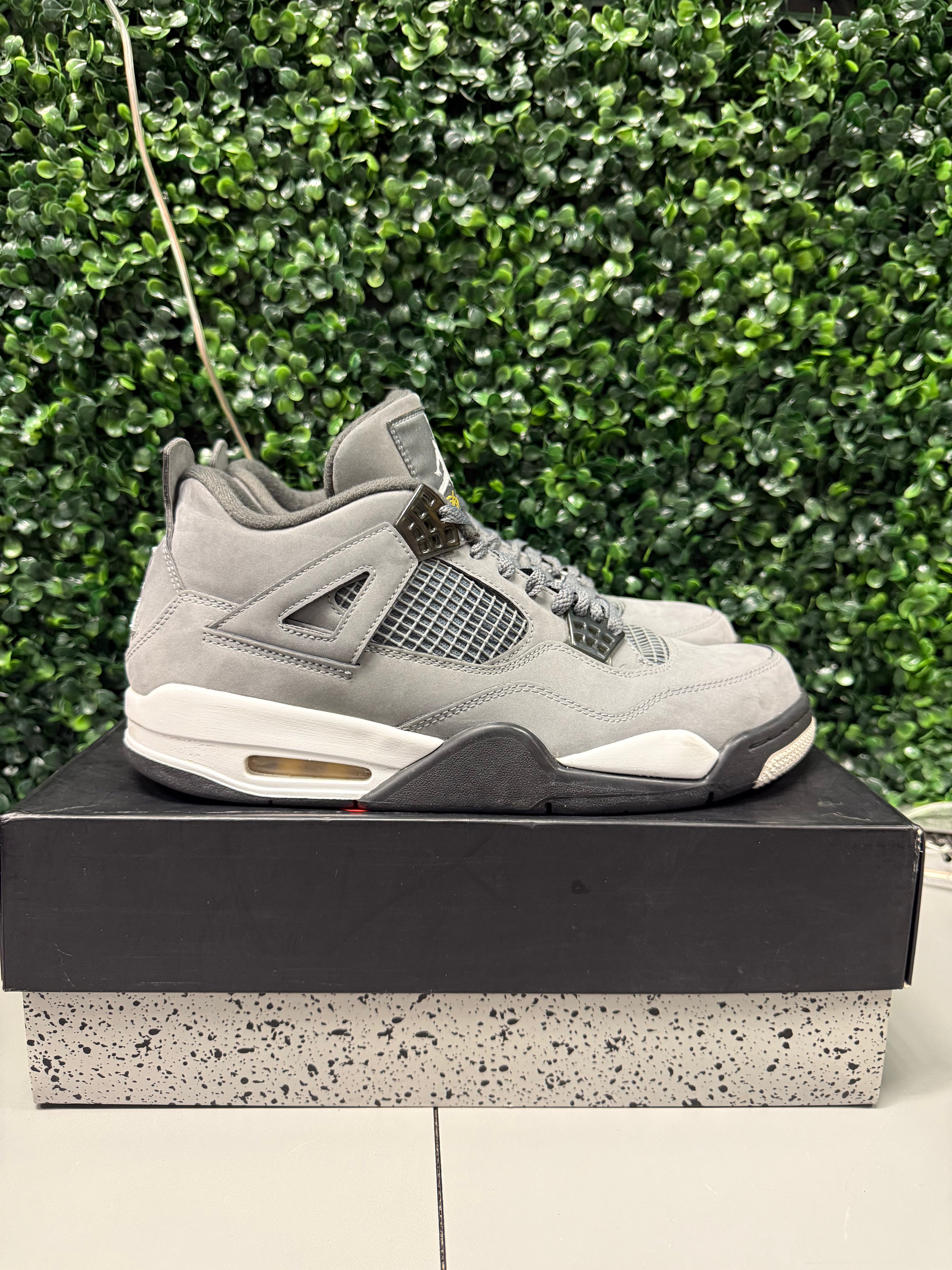 Jordan 4 "Cool Grey" Size 10.5 Preowned