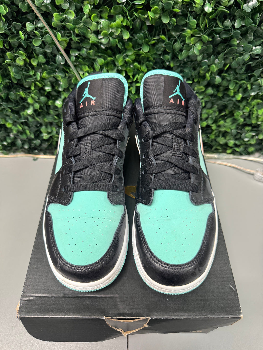 Jordan 1 Low SE "Tropical Twist" Size 6.5Y Preowned