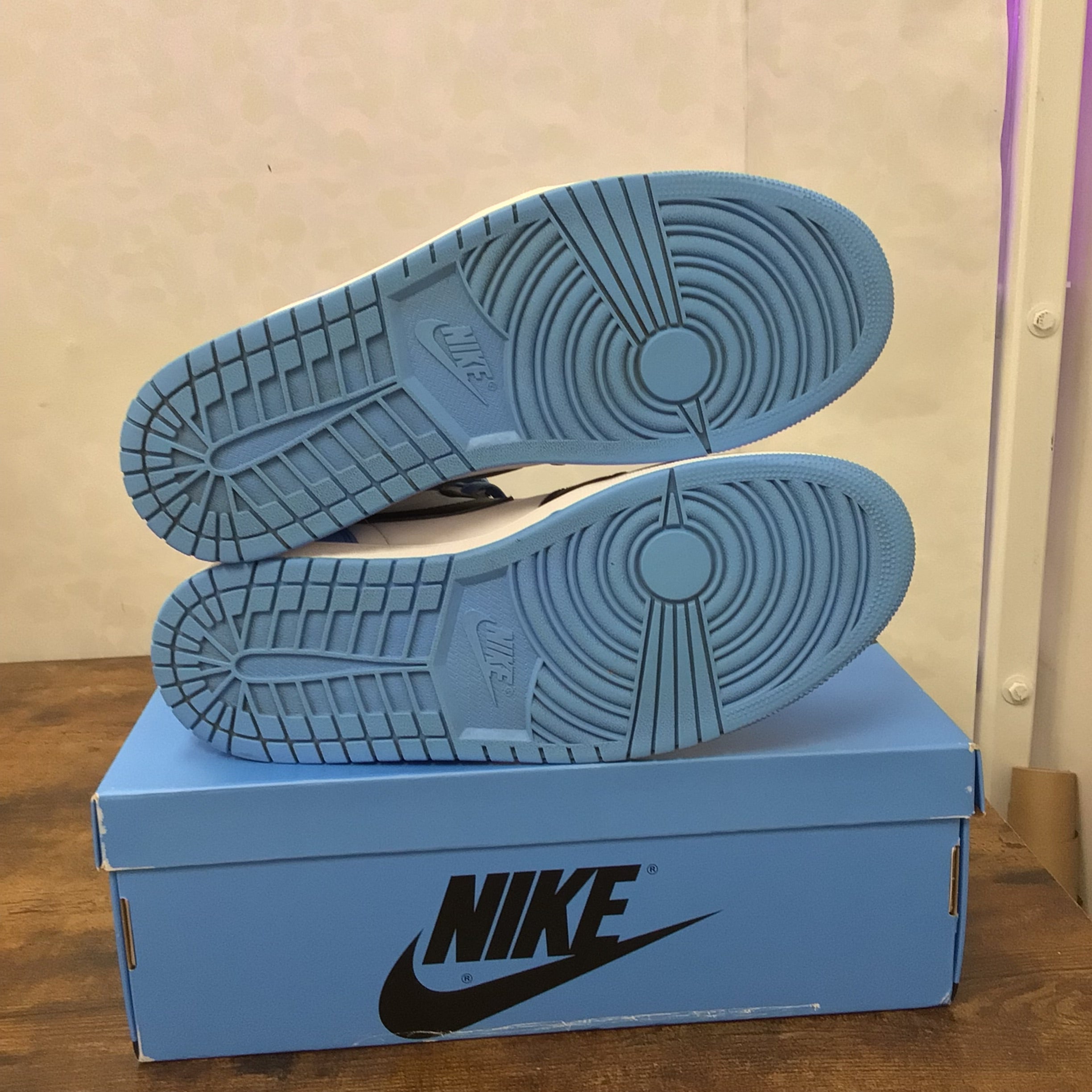Air Jordan 1 Retro High OG UNC Toe Preowned