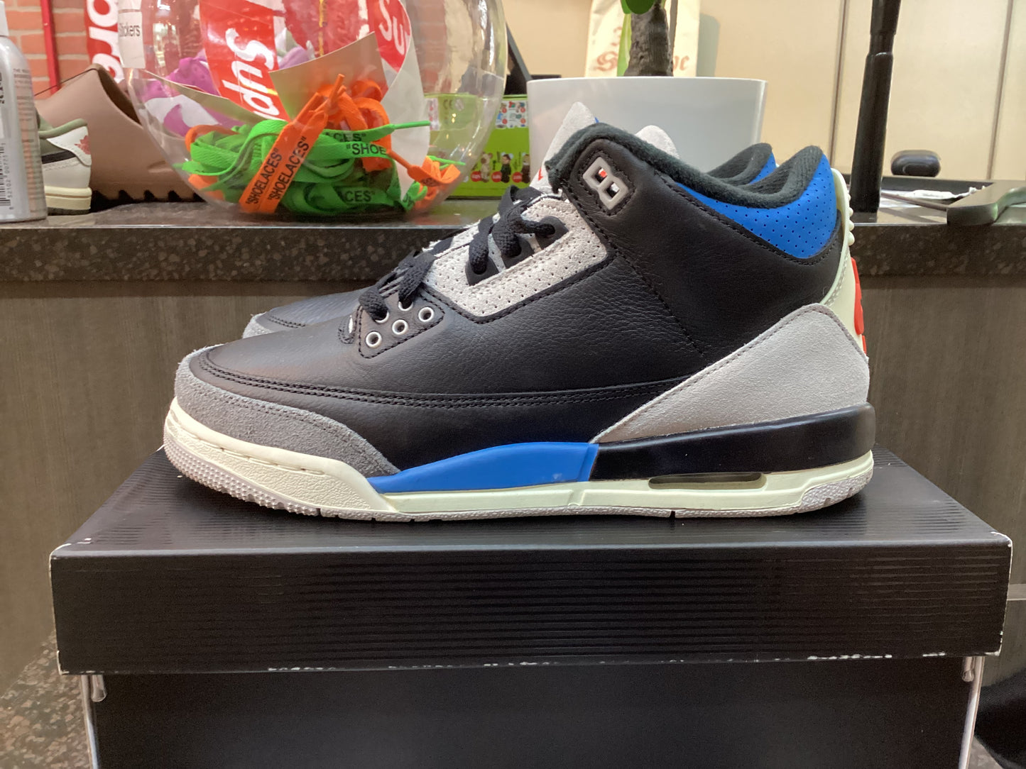 Jordan 3 "Rare Air" Size 7Y Pre Owned